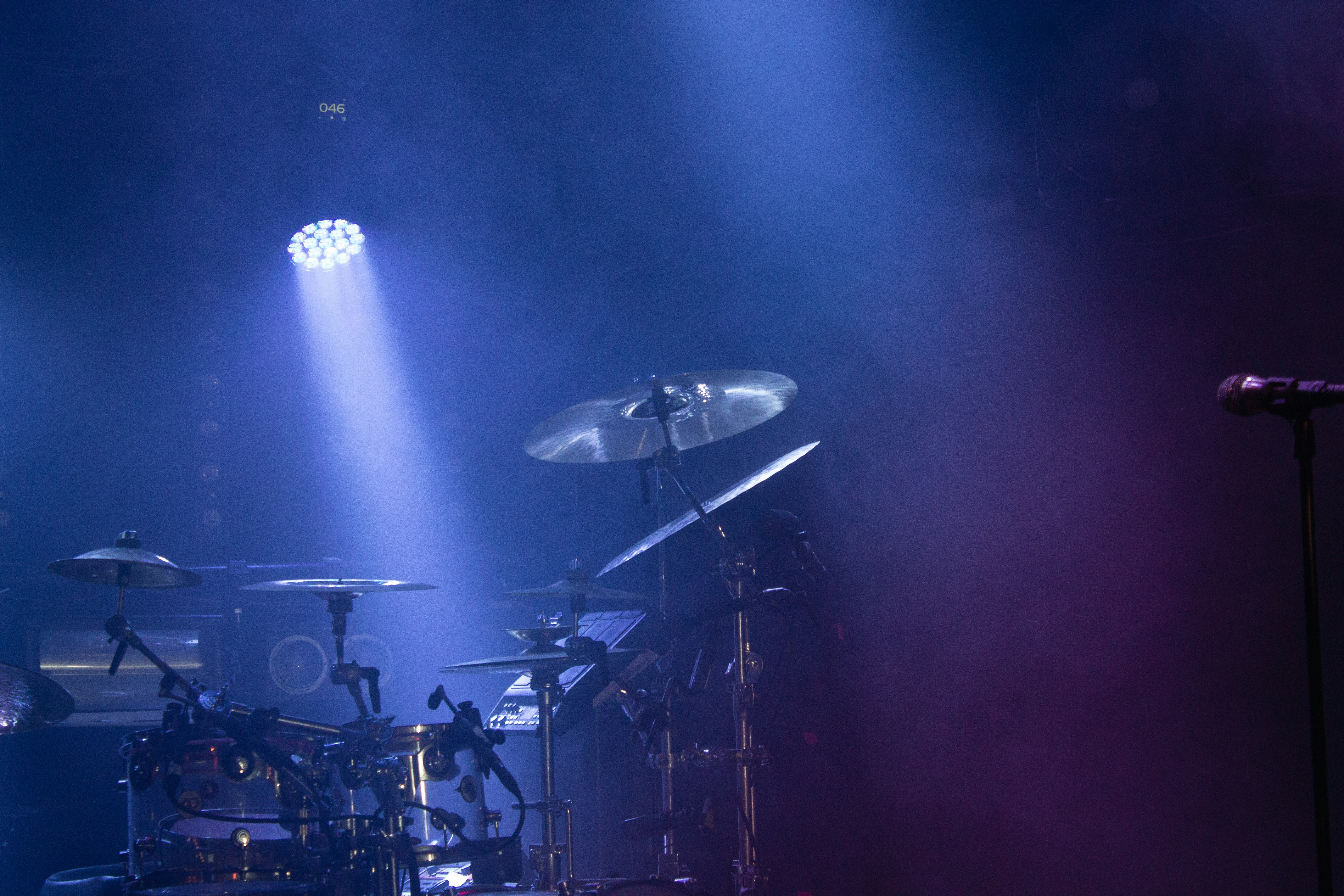 black and white drum set