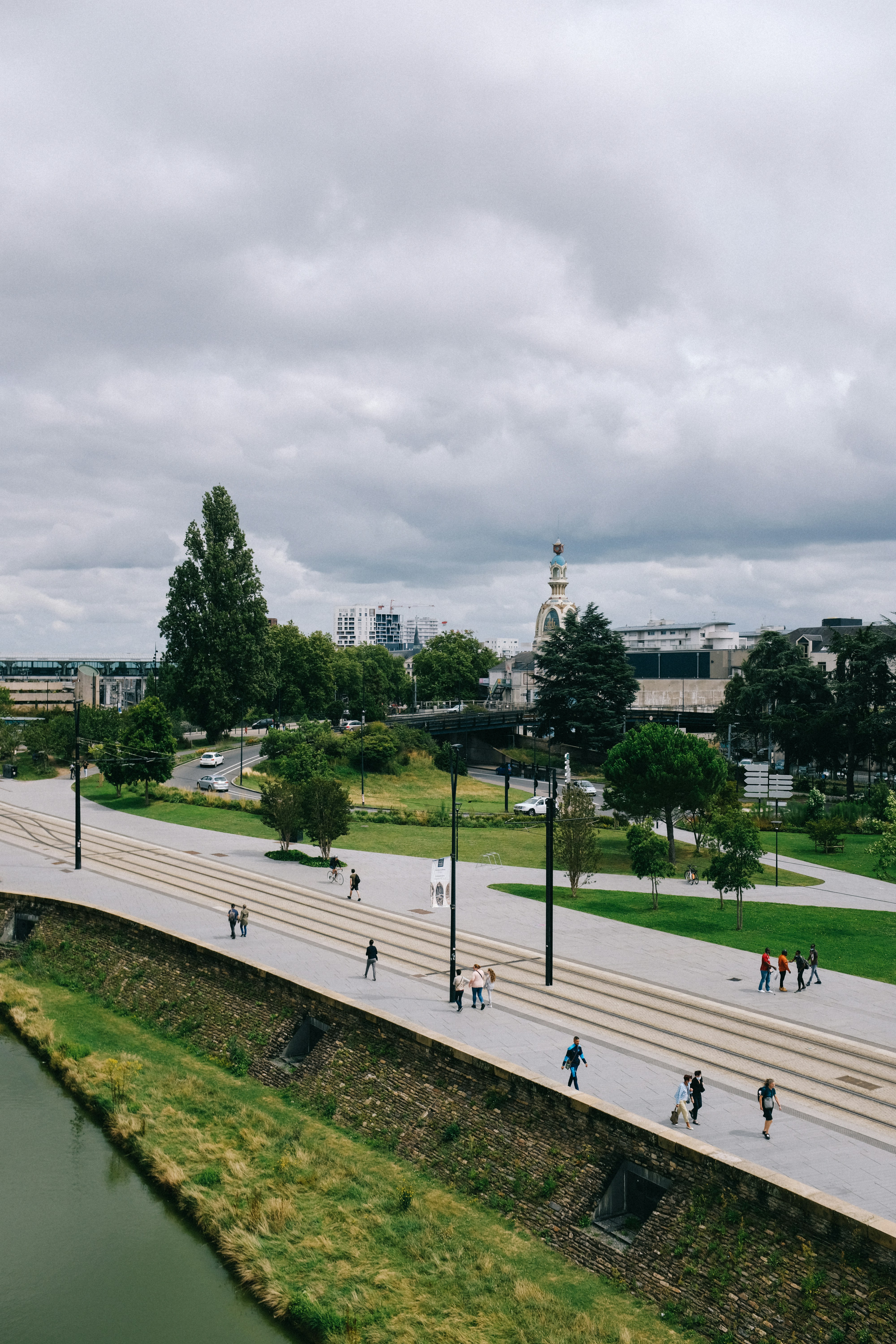 Photo by adrienolichon