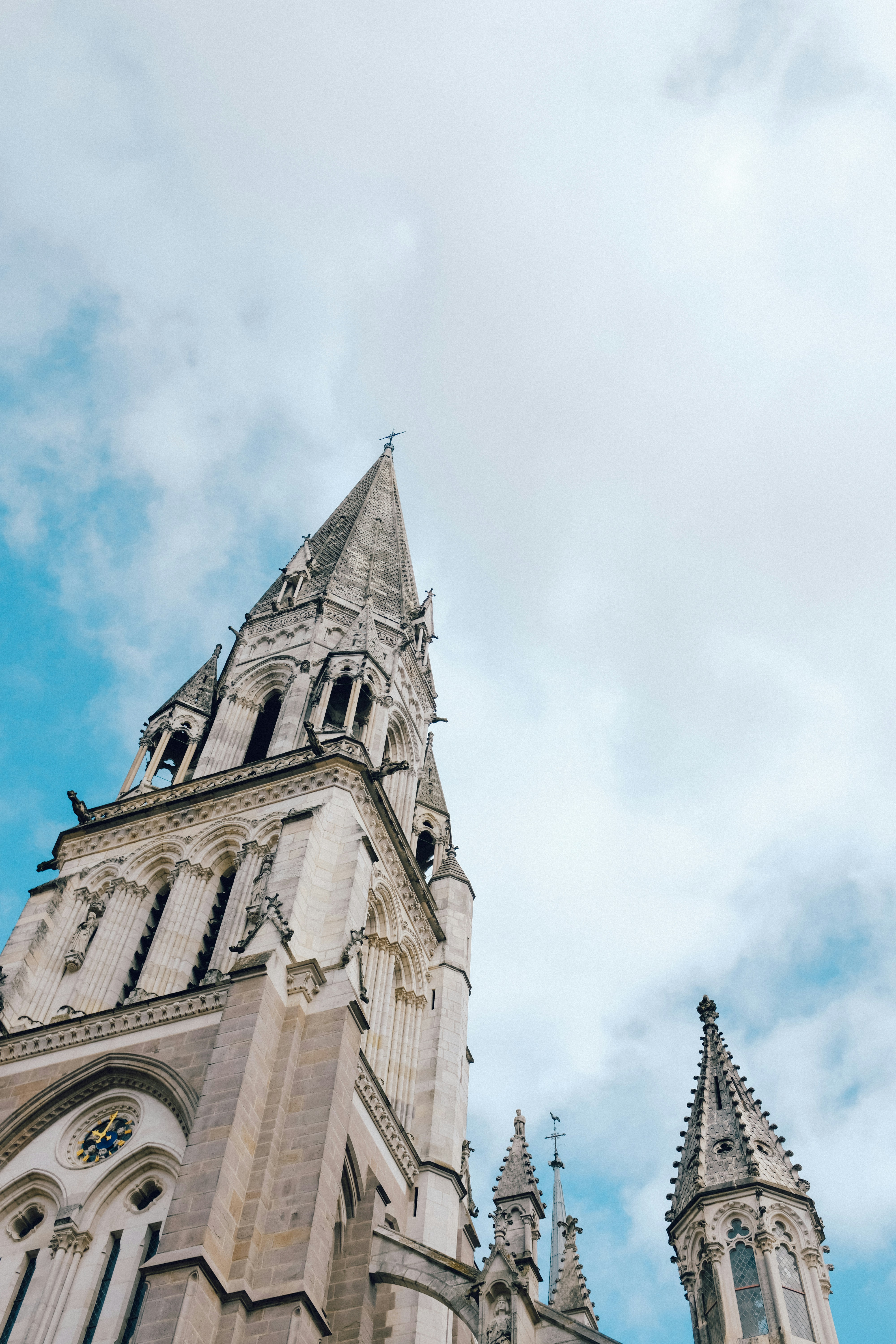 Photo by adrienolichon