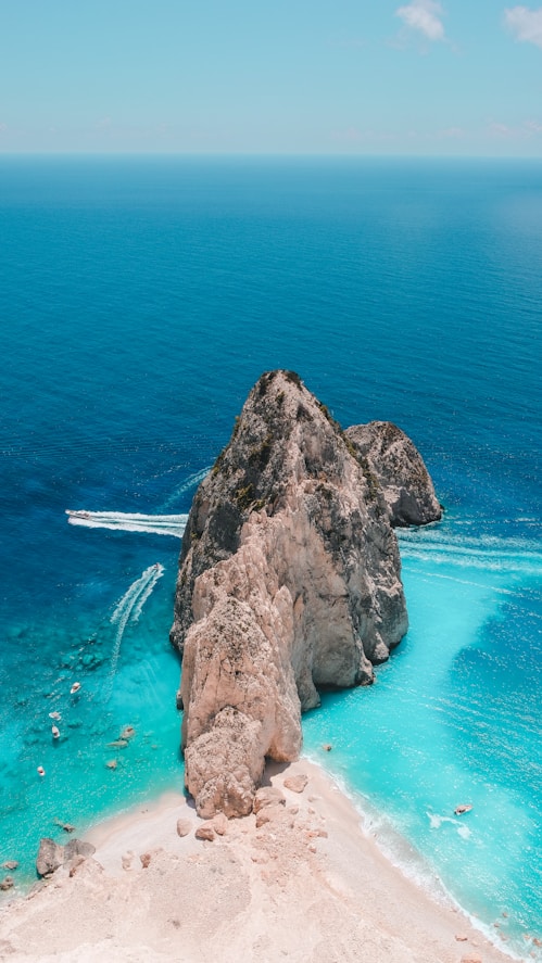 falaises très connues sur l'île grecque de Zakynthos