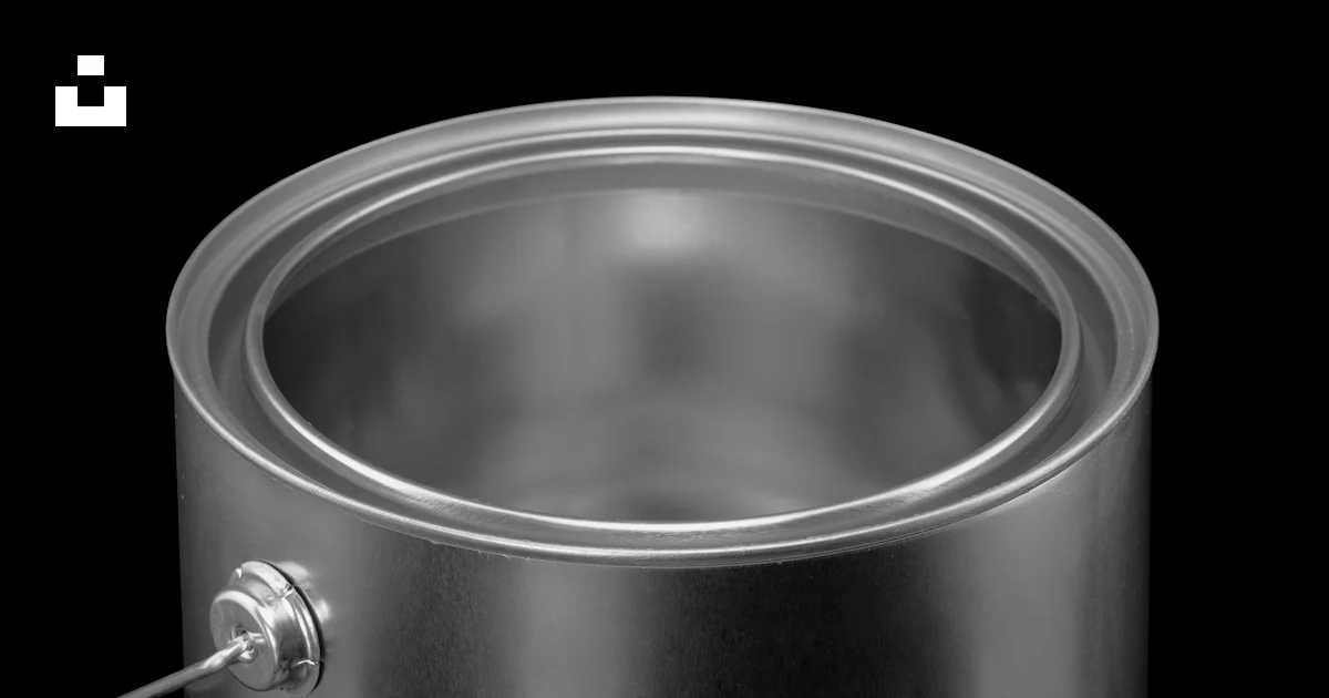 Récipient rond en acier inoxydable avec poignée photo – Image gratuite ...