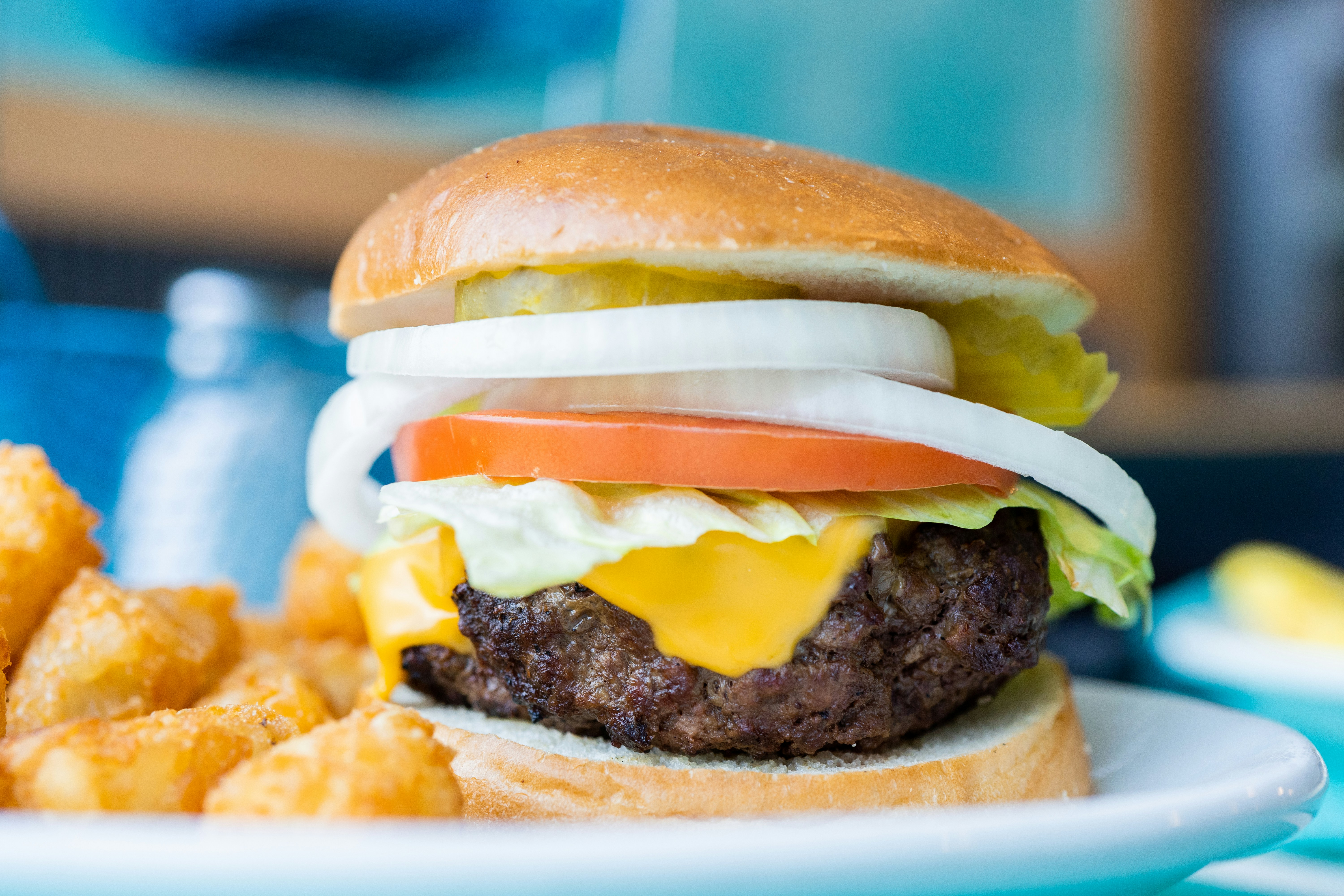 Hamburger con tortino e lattuga