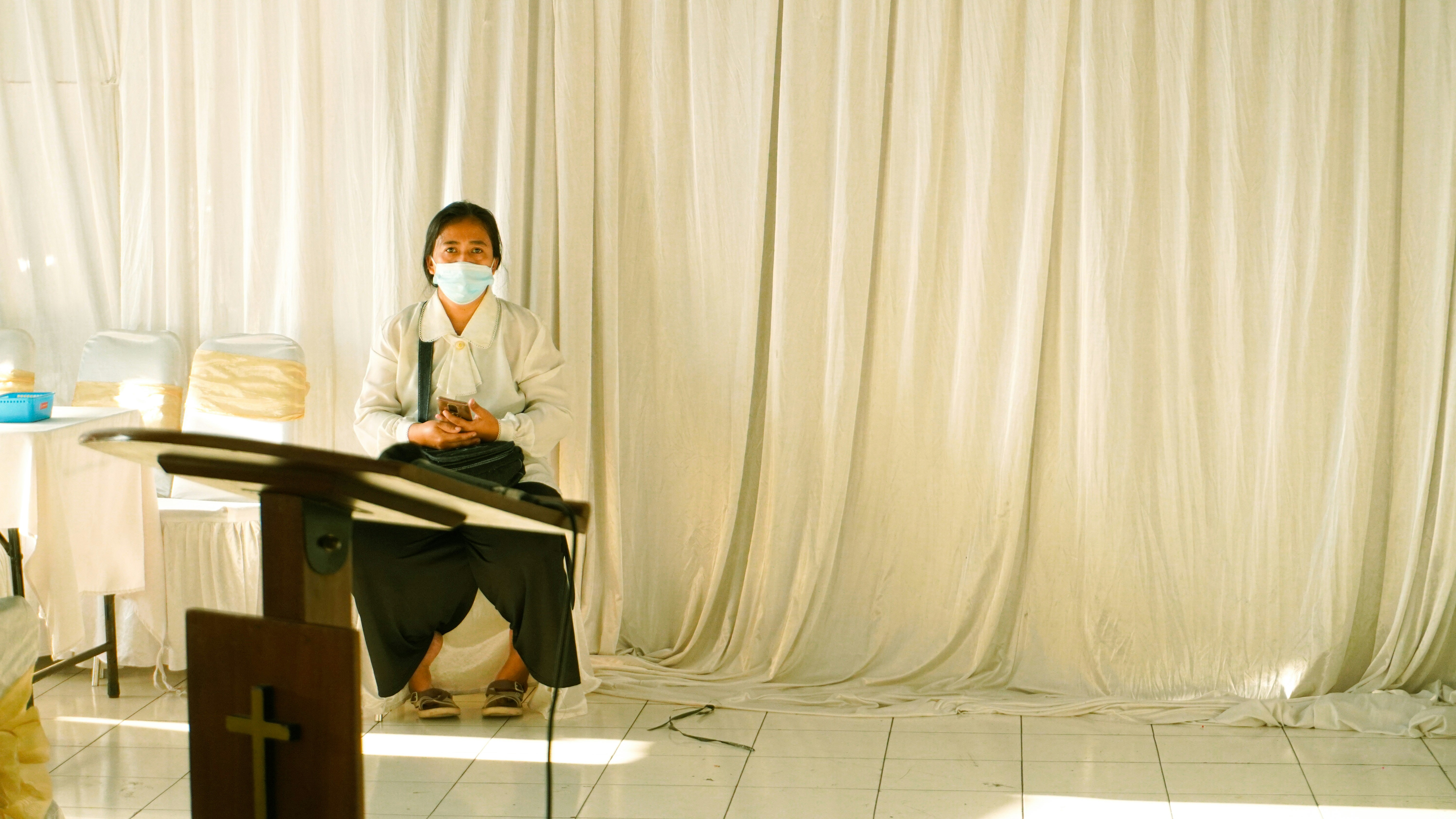 black and white bed linen