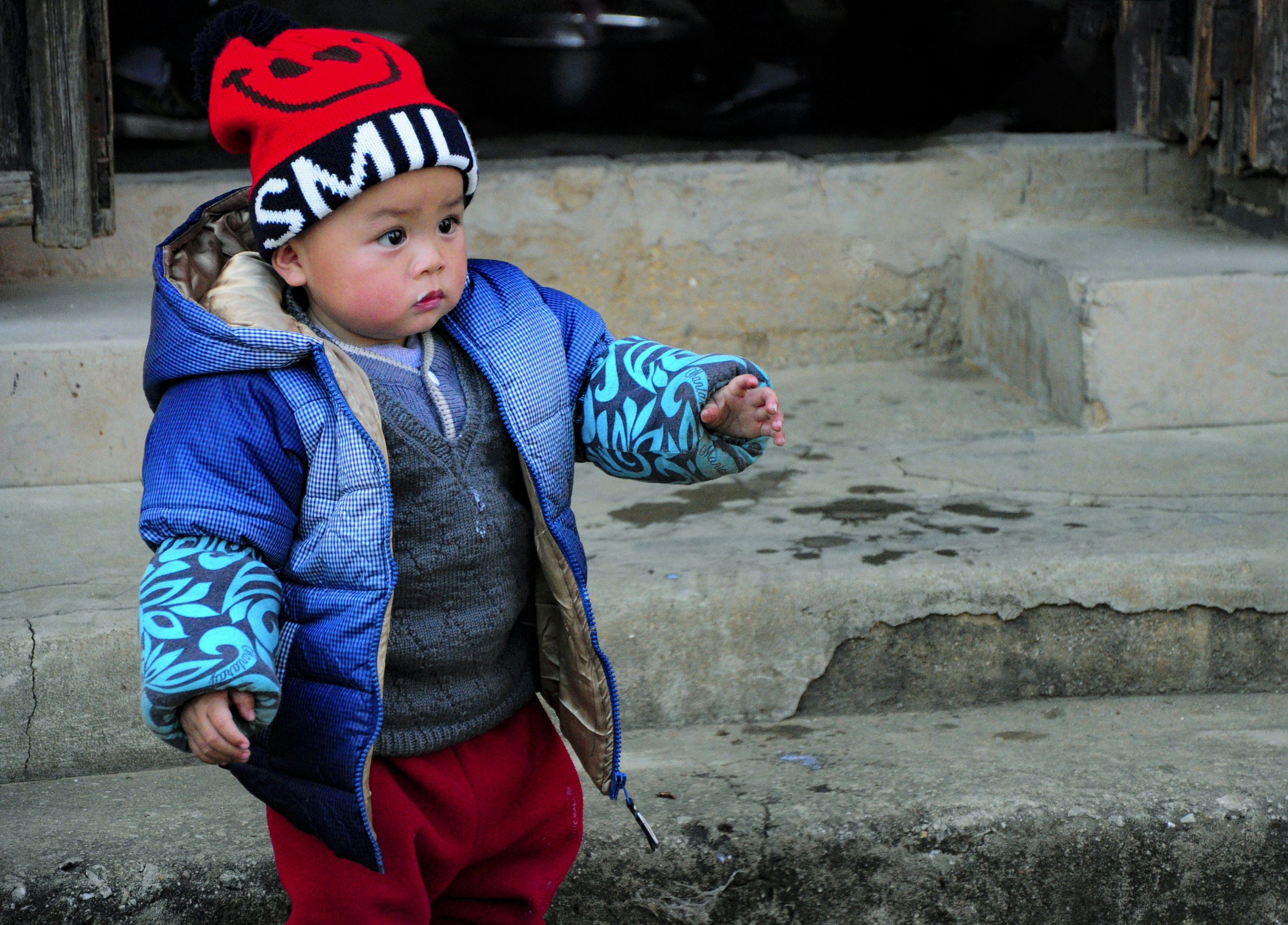 Op welke leeftijd begon Mozart met het componeren van zijn eerste muziekstukken?