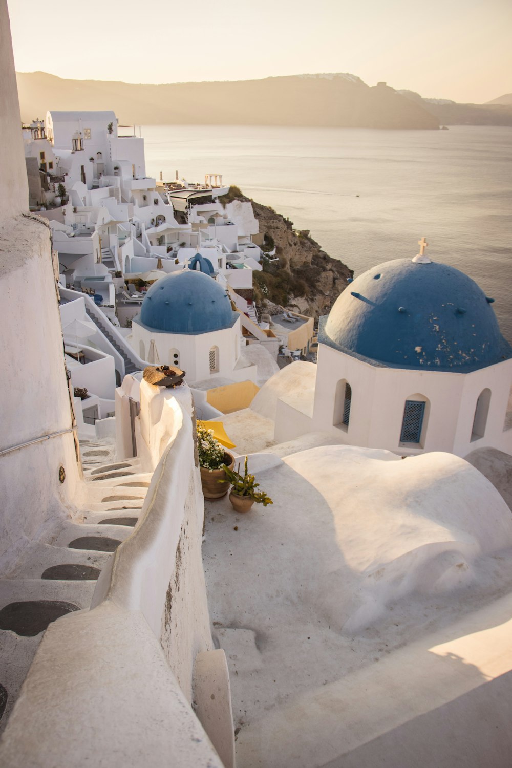 white and blue dome building