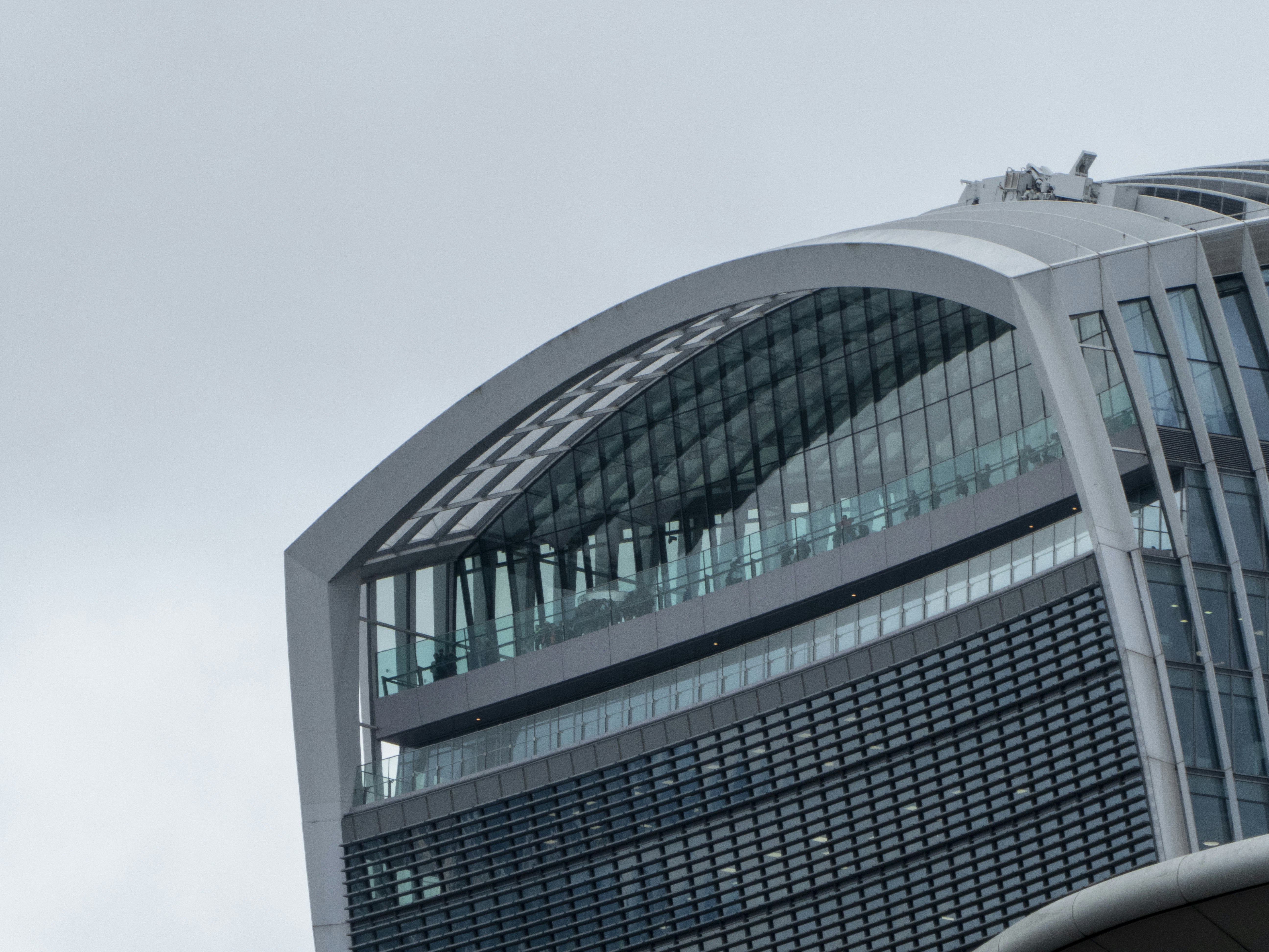 4. 目の下の悩みを一掃：上田市の美容鍼治療で新たな自分に出会う