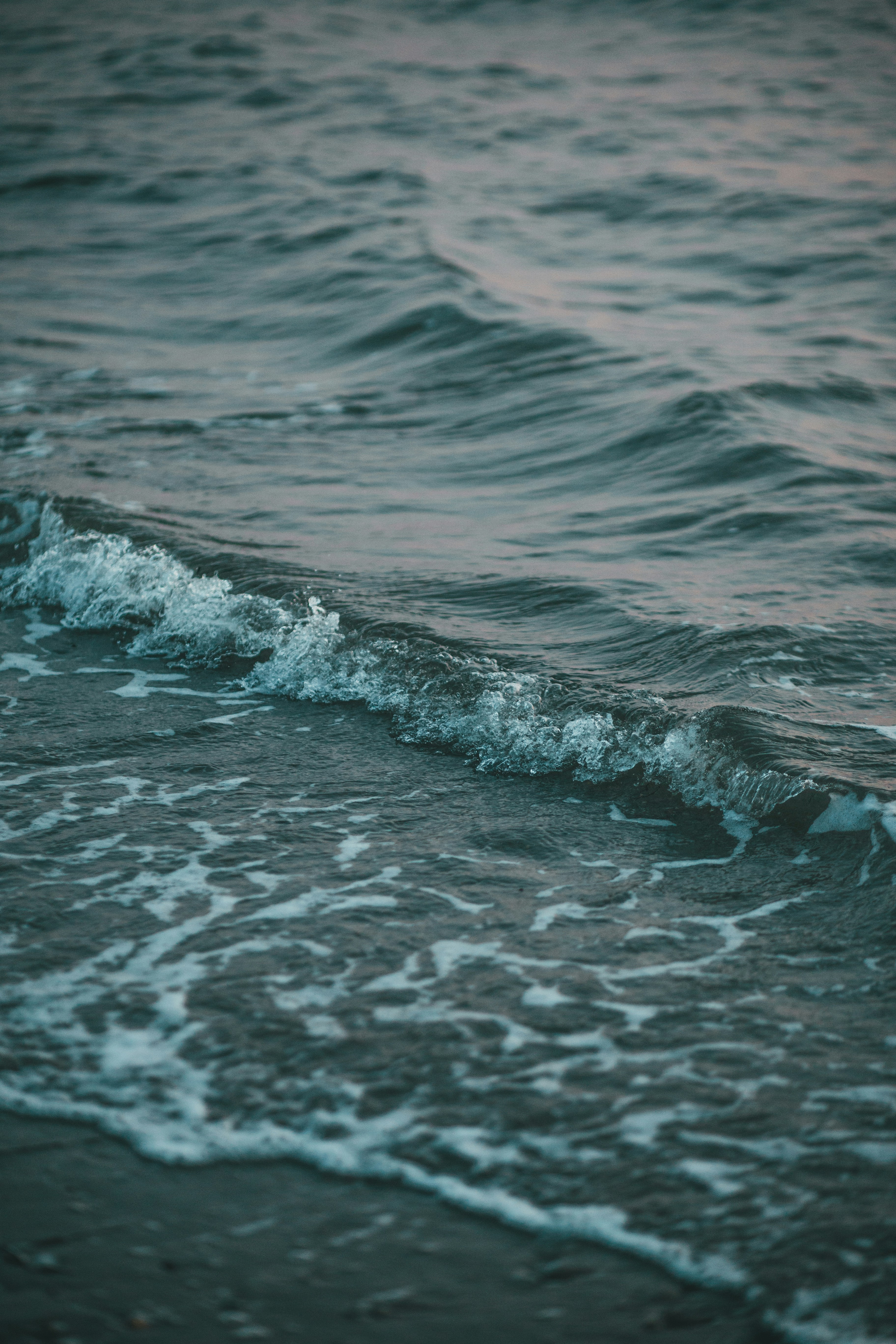 海岸の水の波の写真 Unsplashで見つける海の無料写真