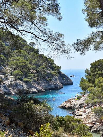 Cassis calanques cliffs