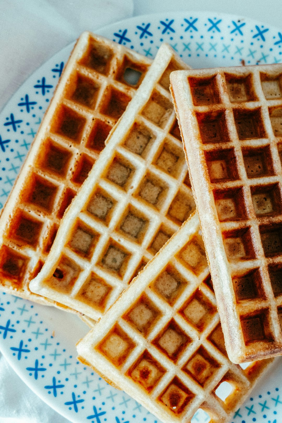 brown and white ceramic plate