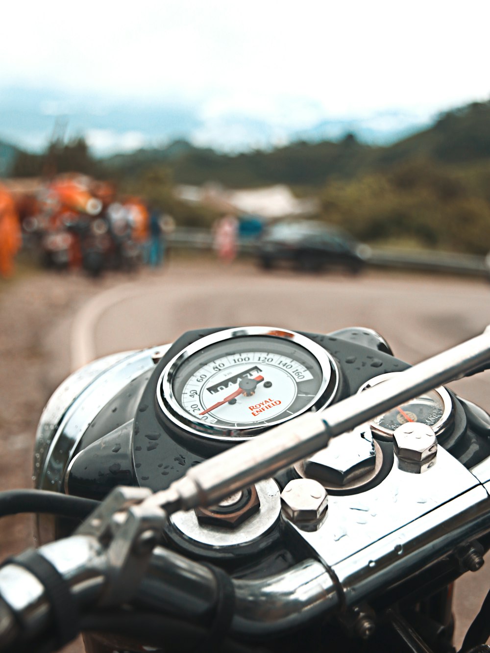 white and black motorcycle speedometer