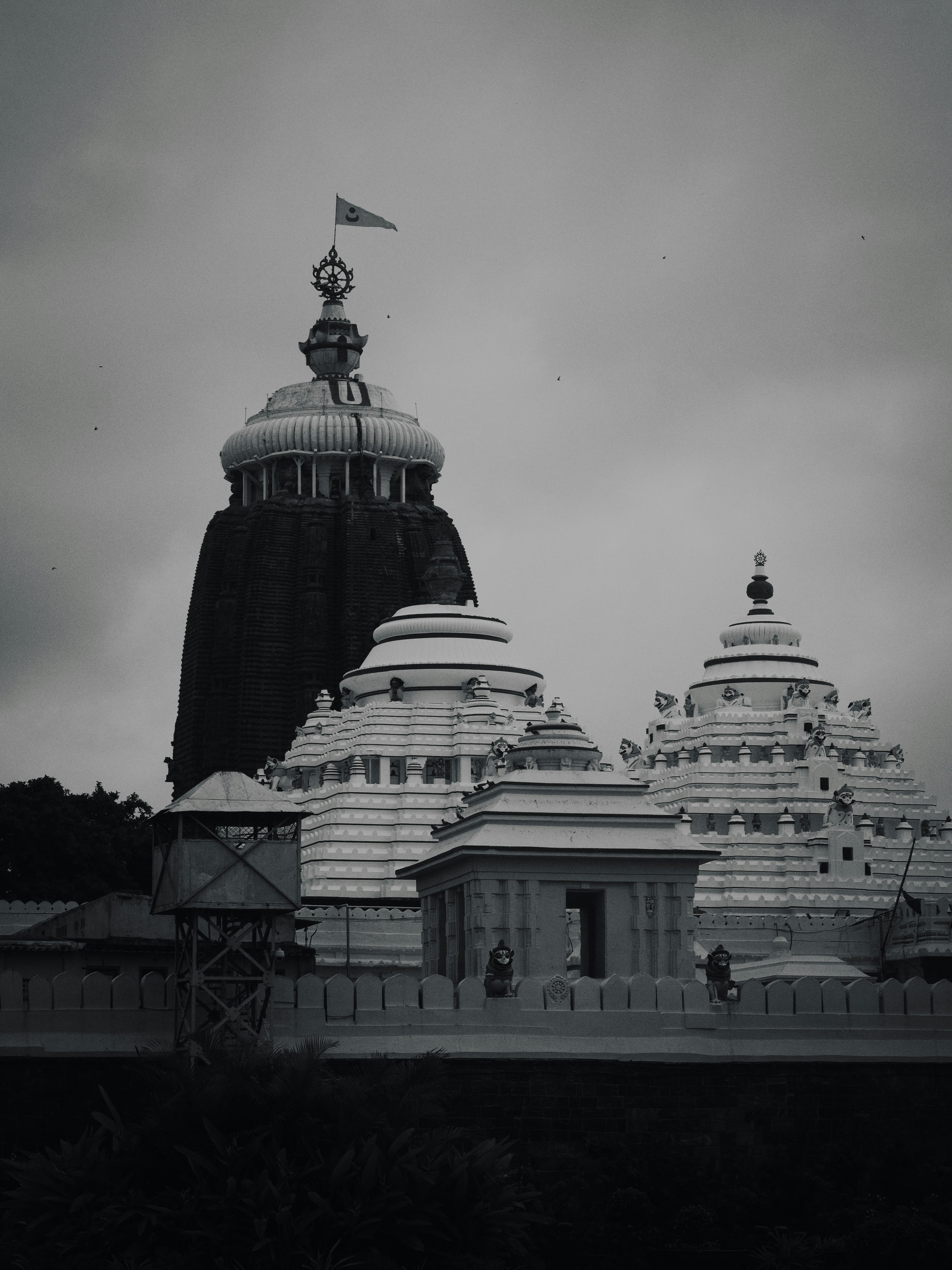 grayscale photo of a building