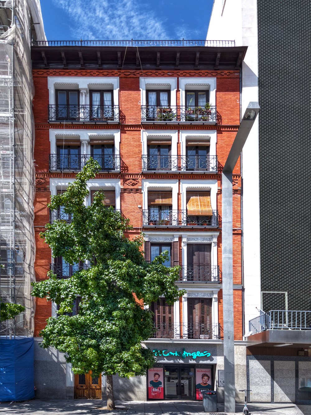 brown and white concrete building