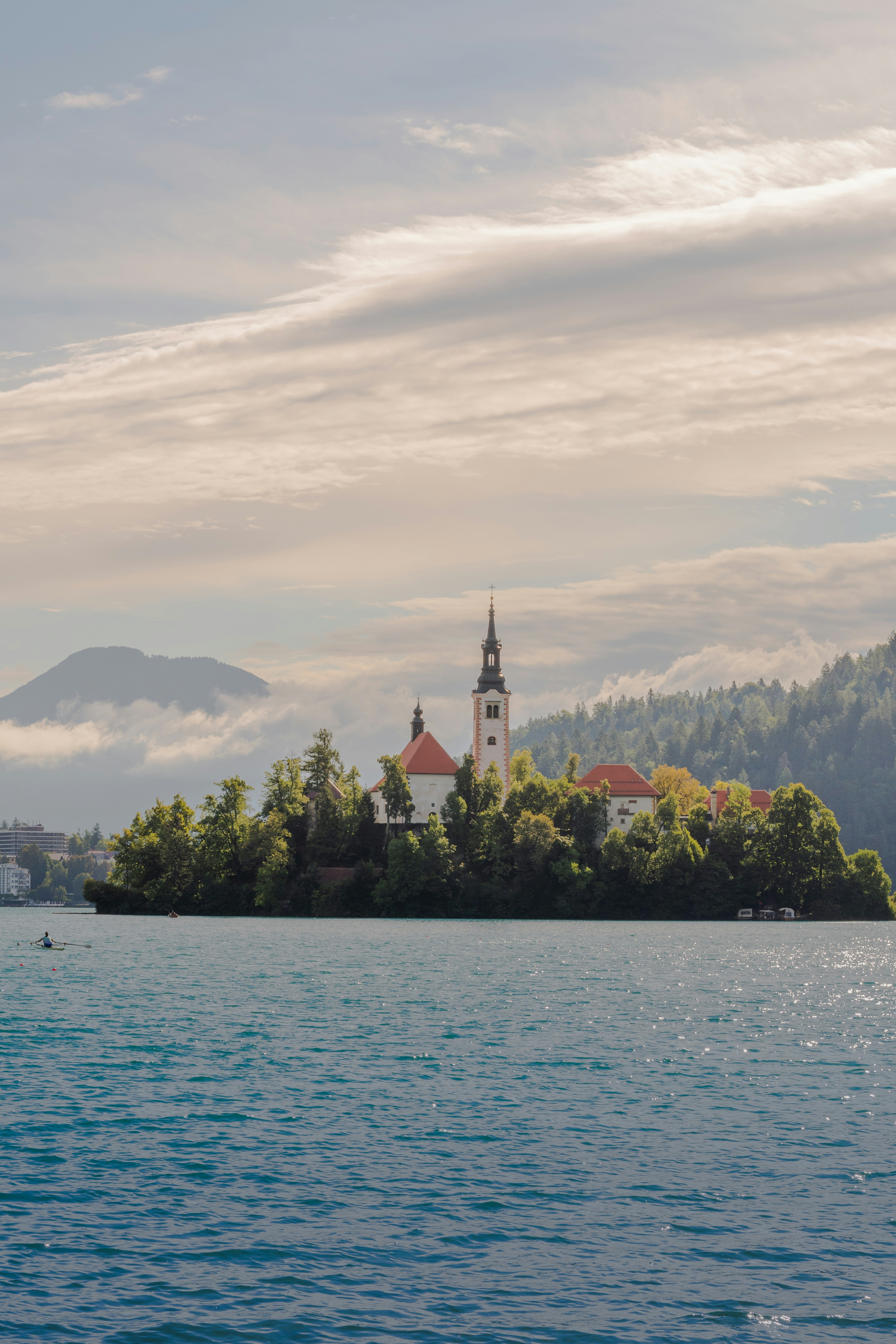 Photo by lukaskonvica