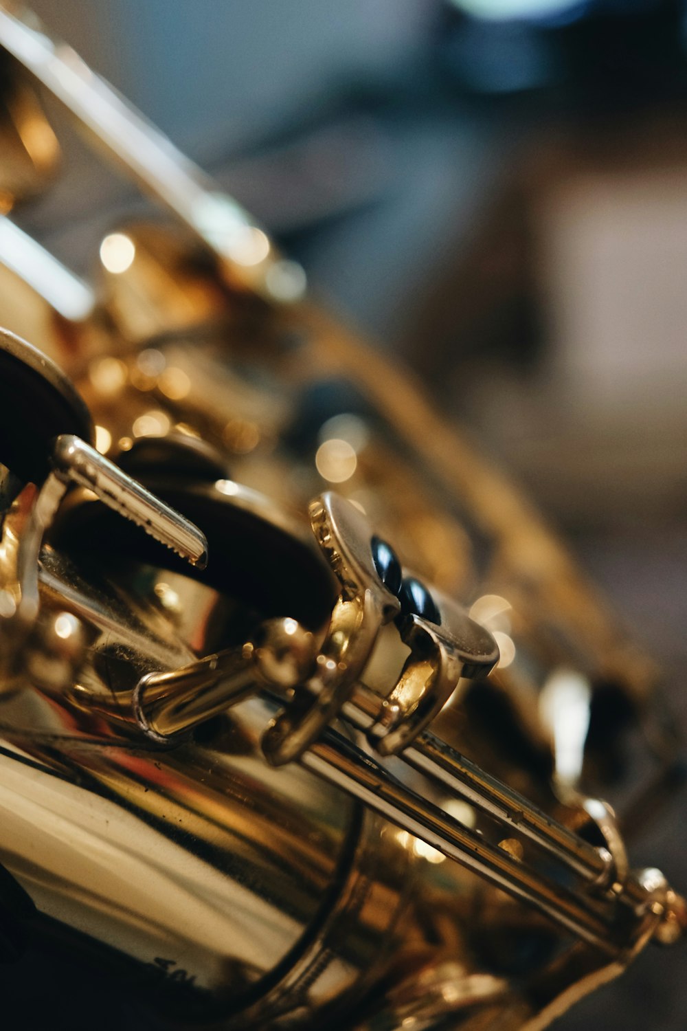 brass trumpet in close up photography