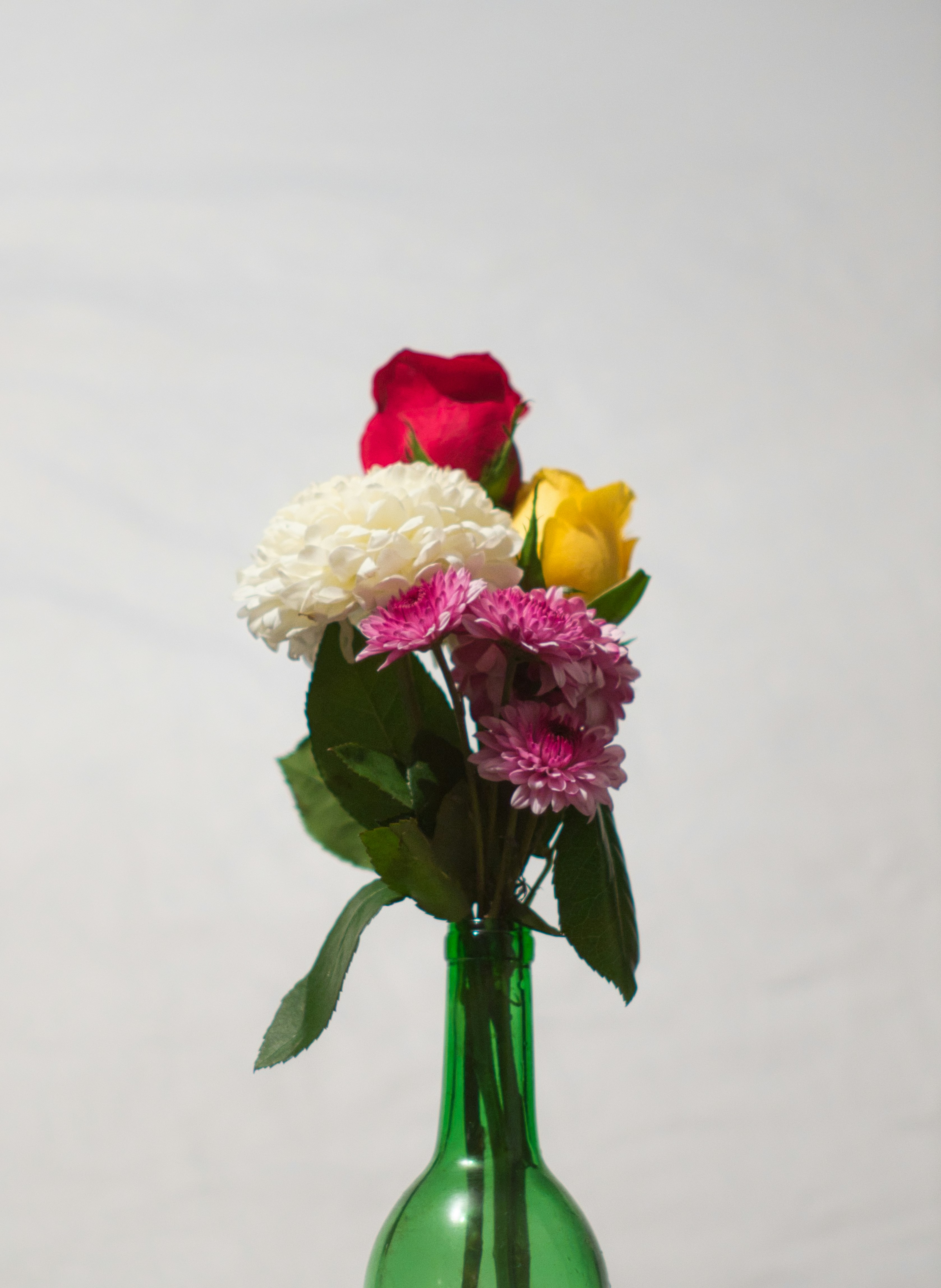 white and pink flower bouquet