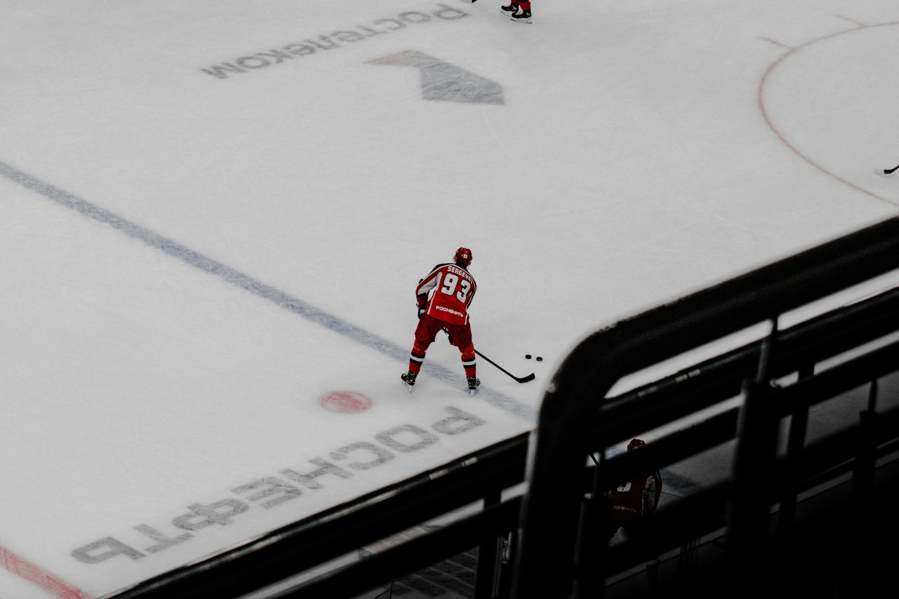 Ник Фолиньо: обмен капитана «Чикаго» в «Миннесоту» в НХЛ