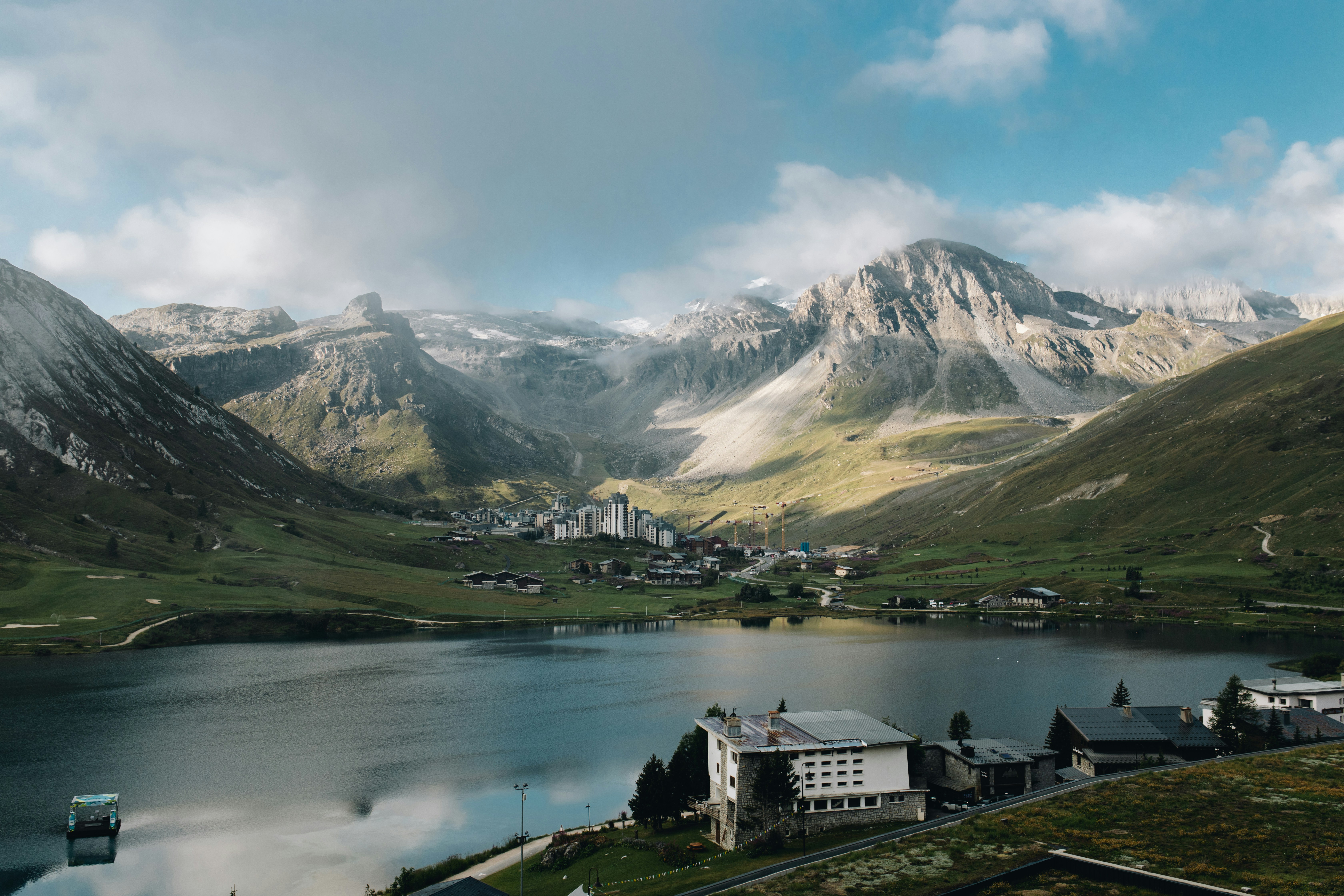 Photo by lorenzohamers