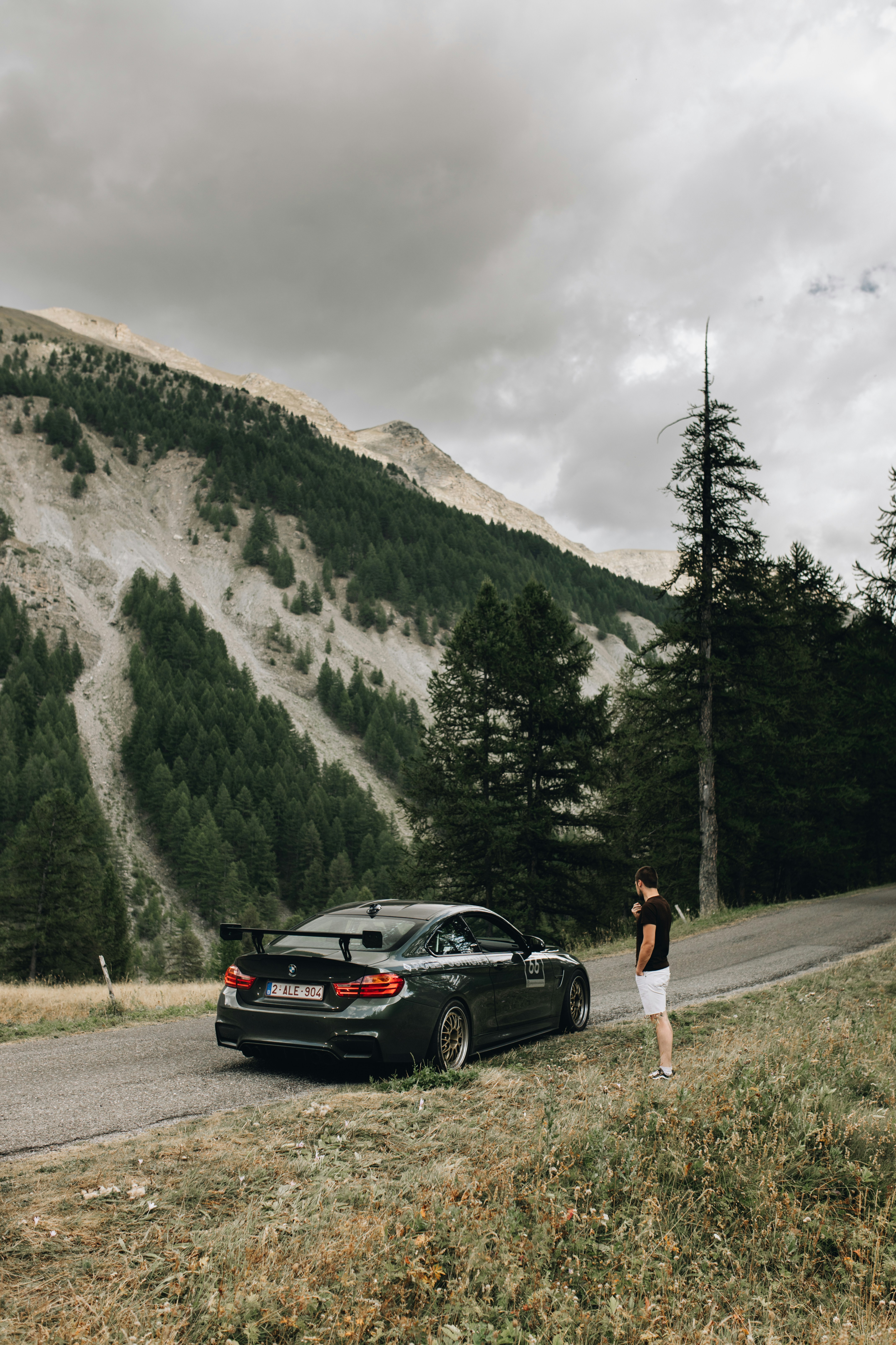 Photo by lorenzohamers