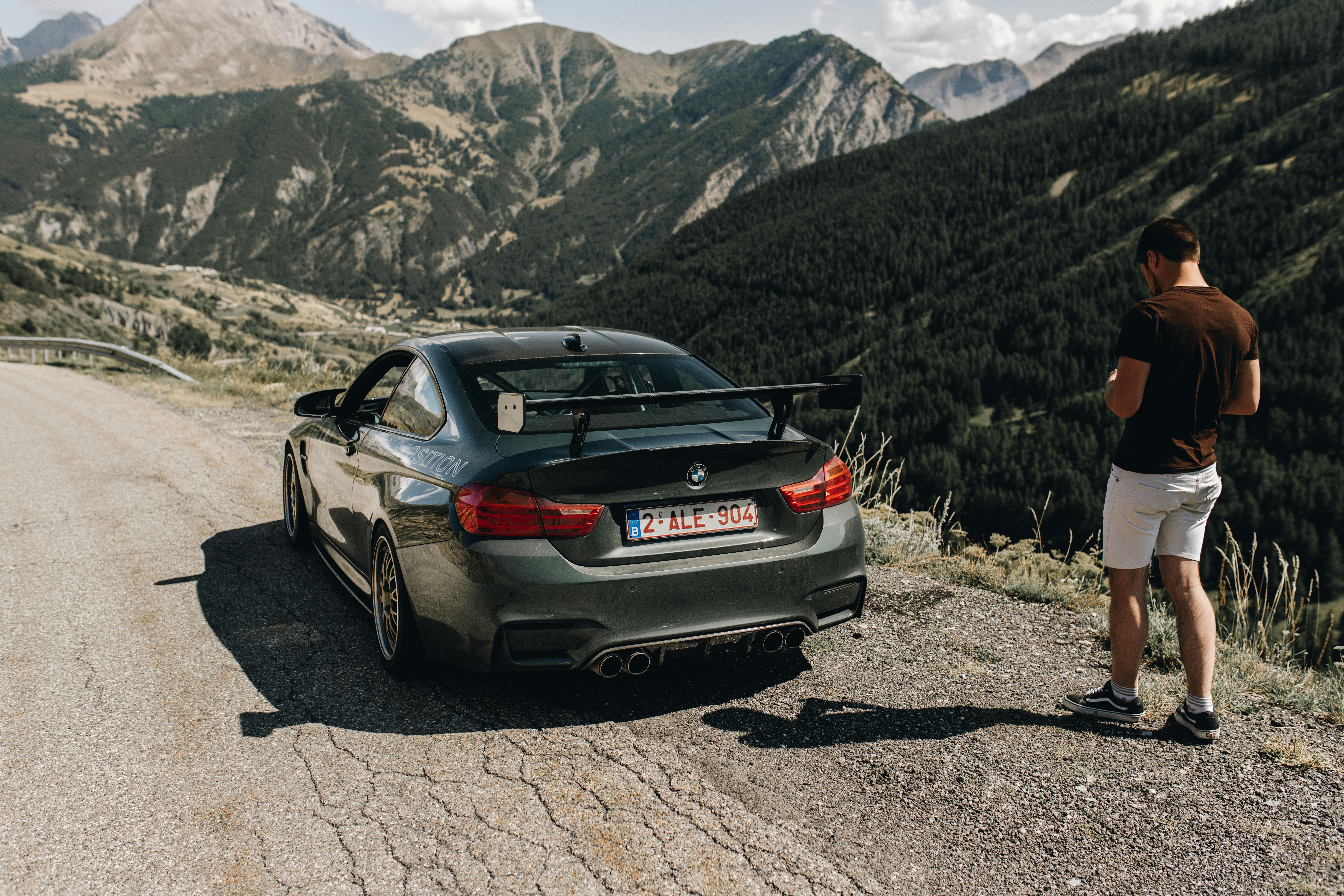 Photo by lorenzohamers