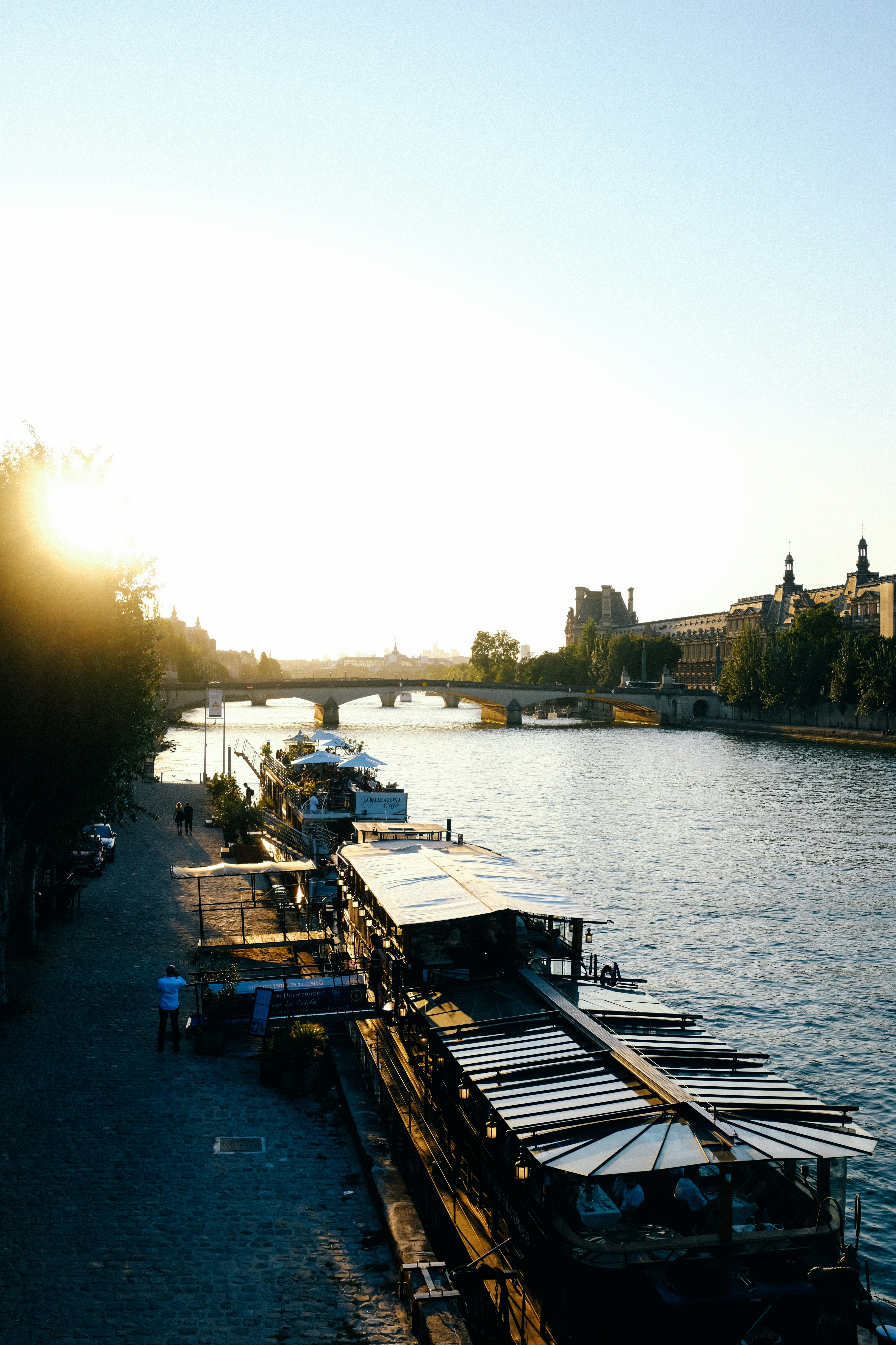 Photo by adrienolichon