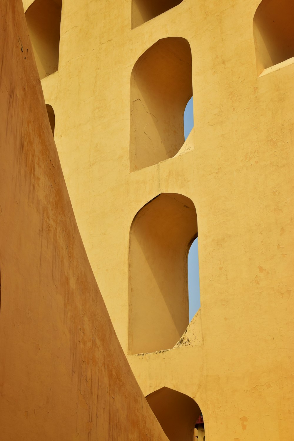 brown concrete building during daytime