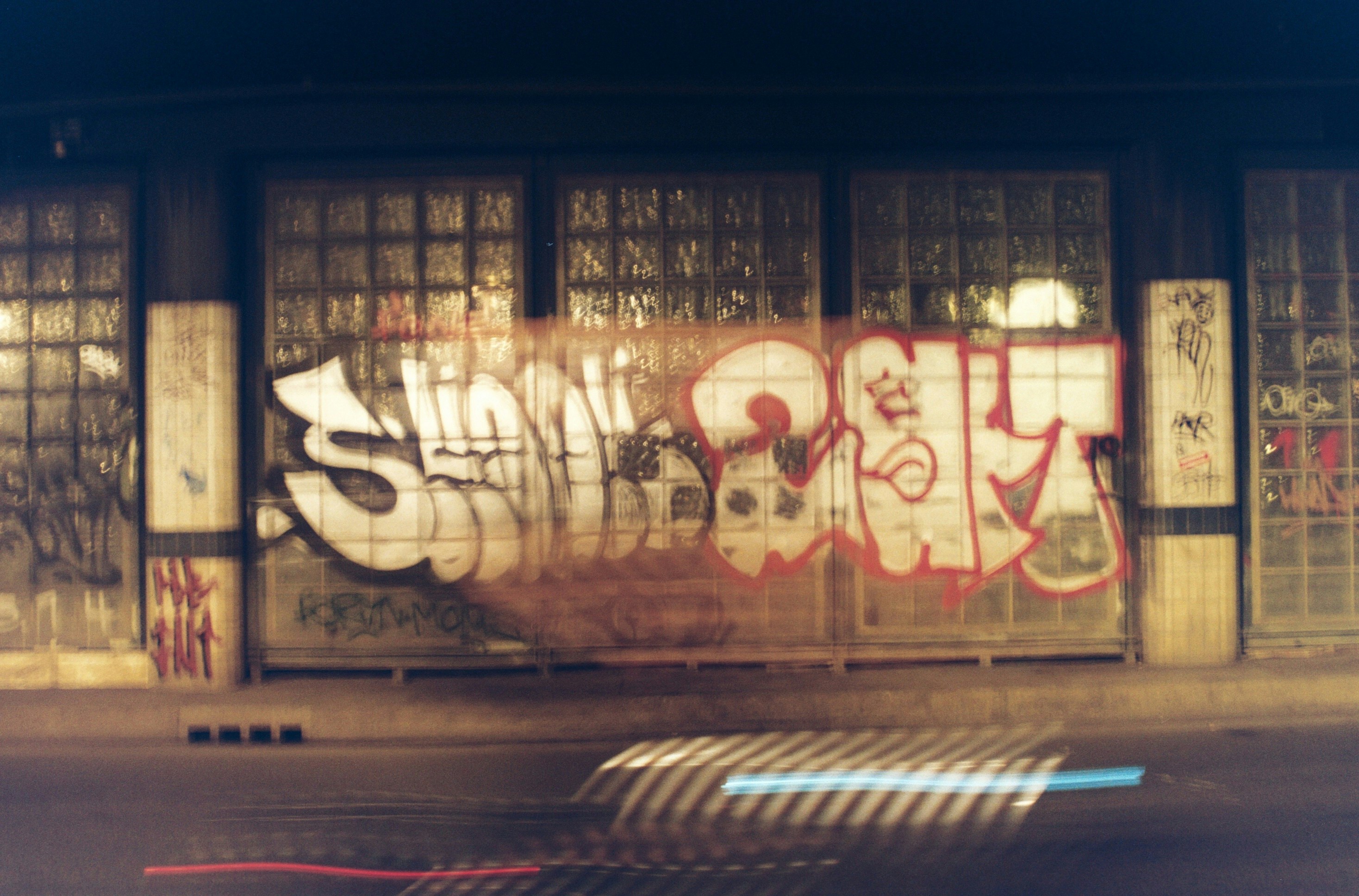 photo-1630074725129-669eb5545702?ixid=M3wxMjA3fDB8MXxzZWFyY2h8NHx8JUUwJUI4JUFBJUUwJUI4JUE1JUUwJUI5JTg3JUUwJUI4JUFEJUUwJUI4JTk1JTIwa2R8ZW58MHx8fHwxNzU1OTI3OTEzfDA\u0026ixlib=rb-4.1.0