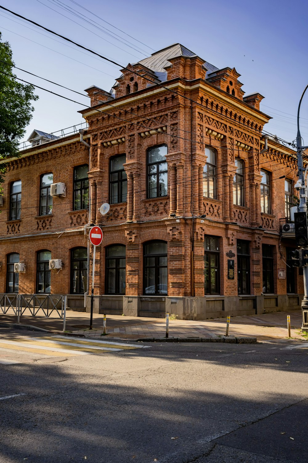 brown concrete building during daytime