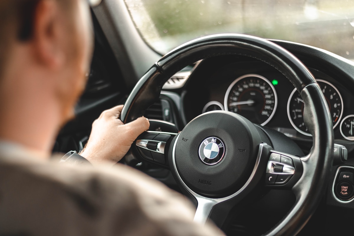 Intensive driving courses image background image