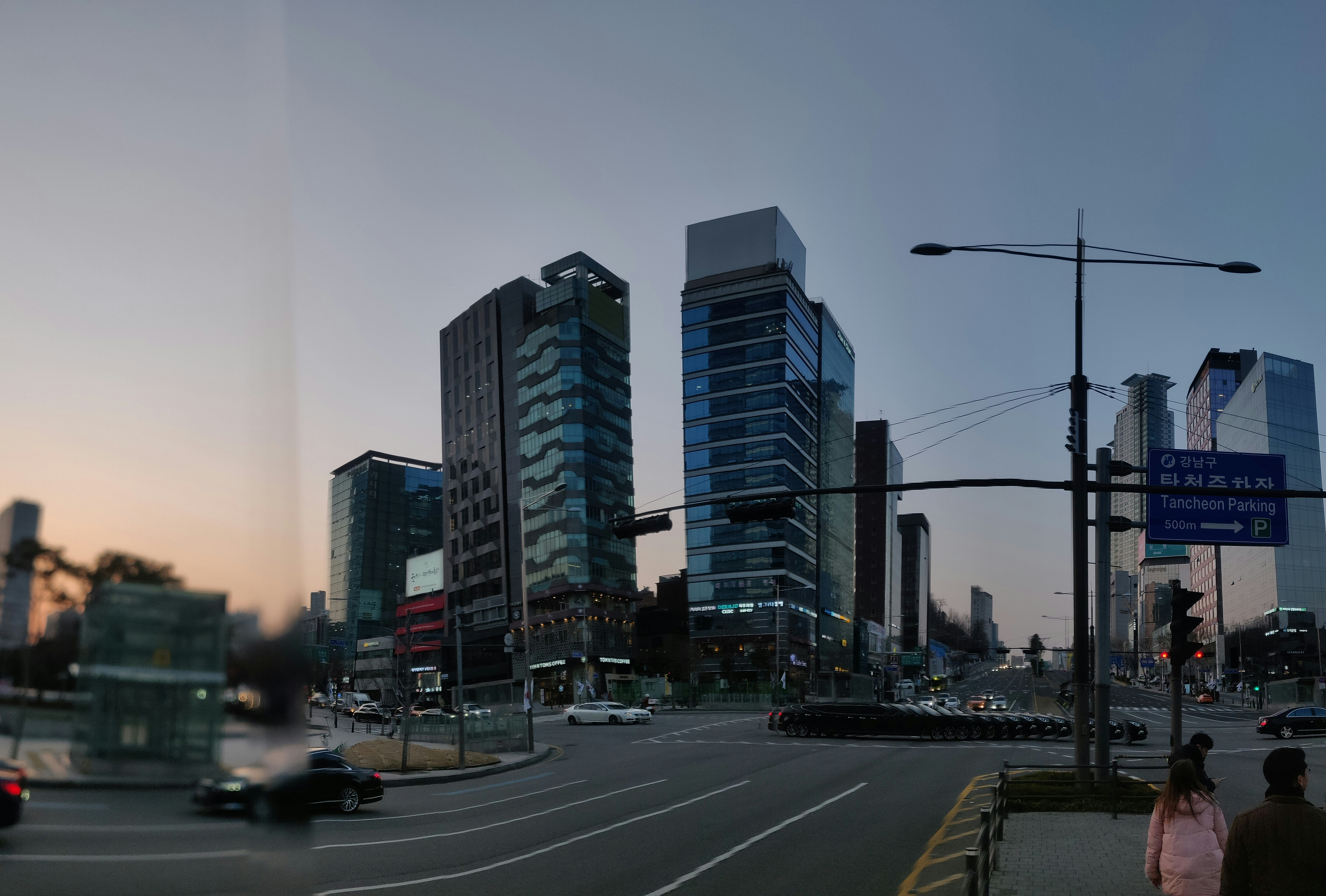 Seoul’s Traditional Hanok Neighborhoods: A Guide to Bukchon, Ikseon-dong, and Beyond