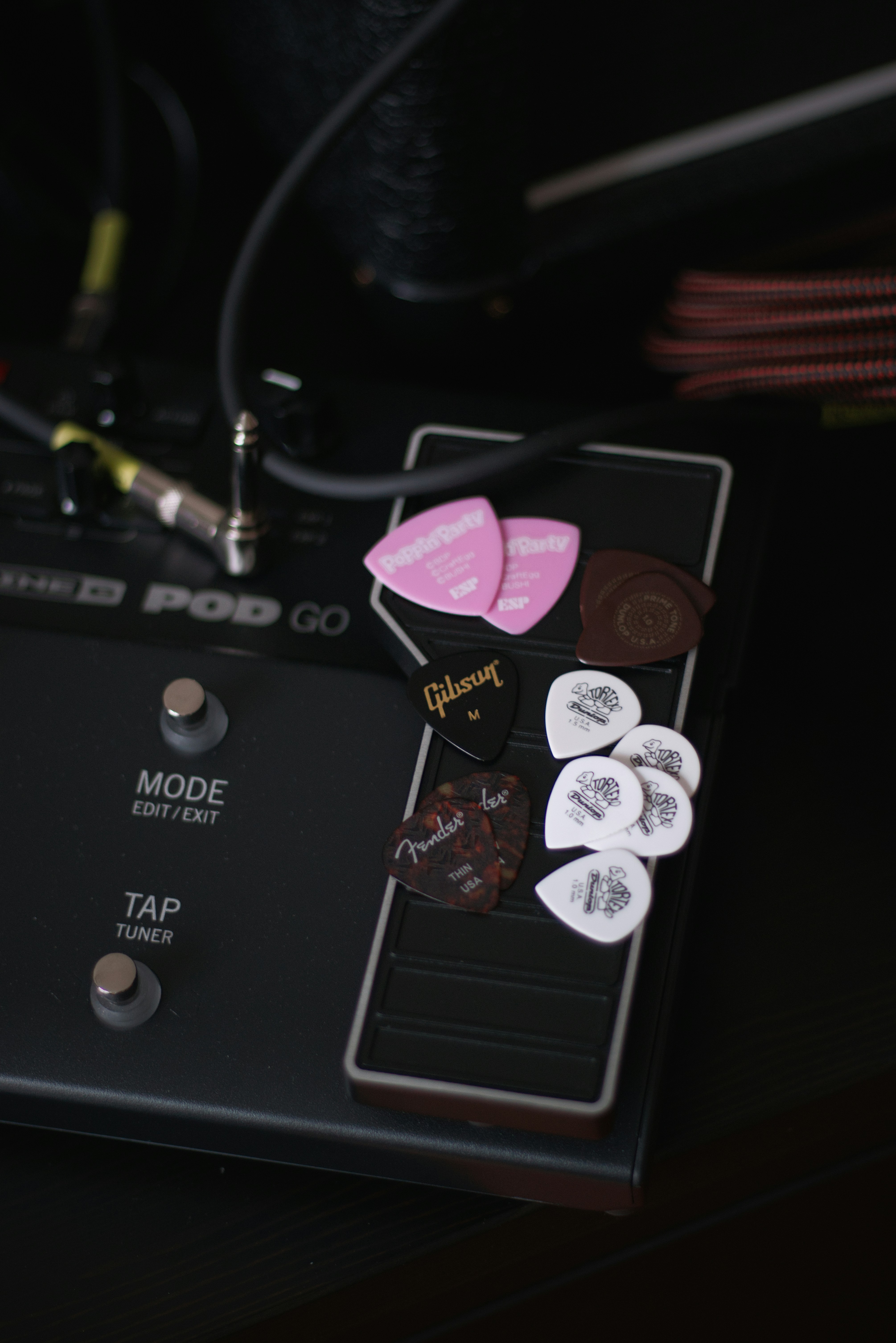 Black and white guitar pick photo Free Gibson Image on Unsplash