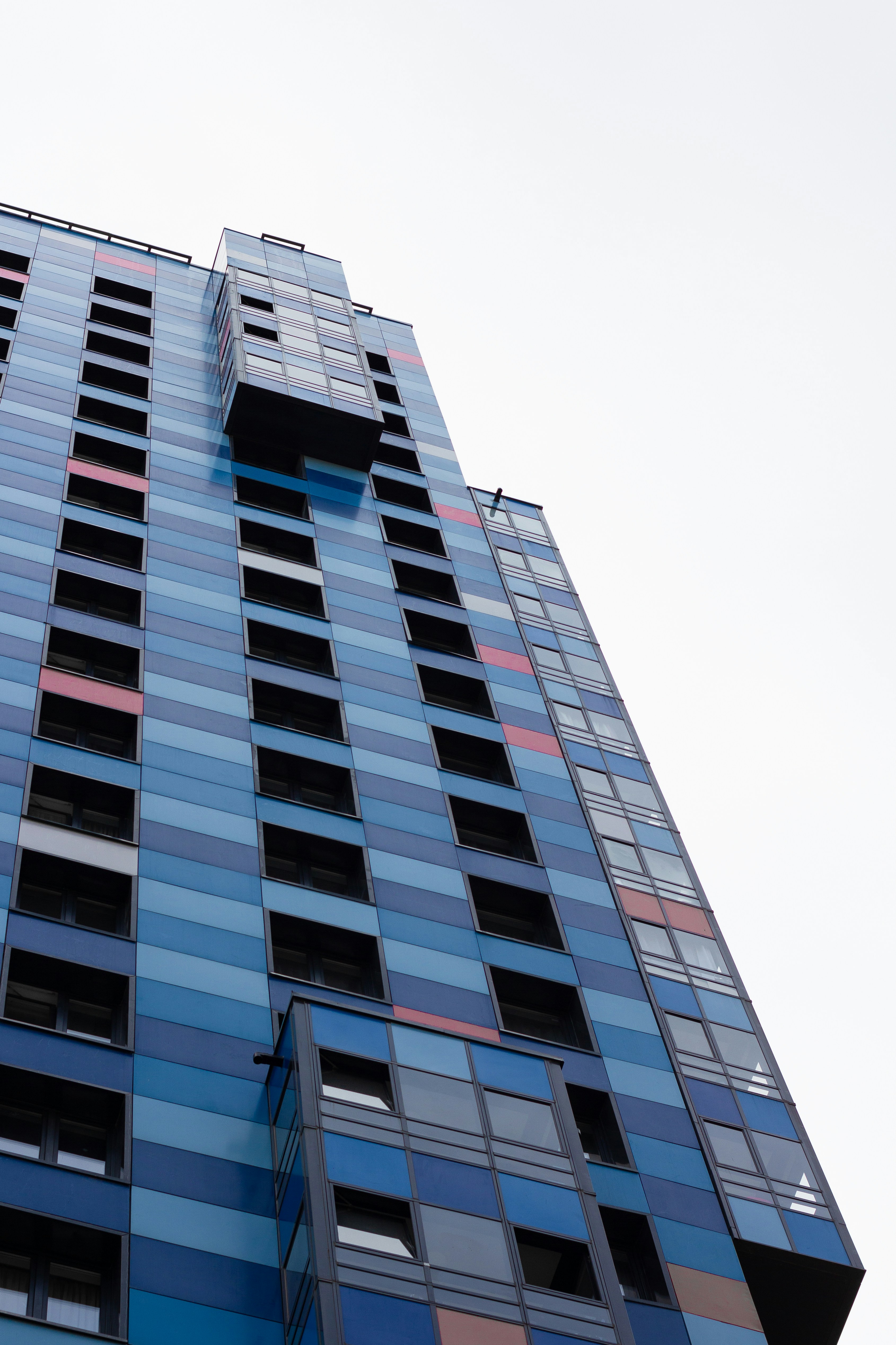 black and white bed linen