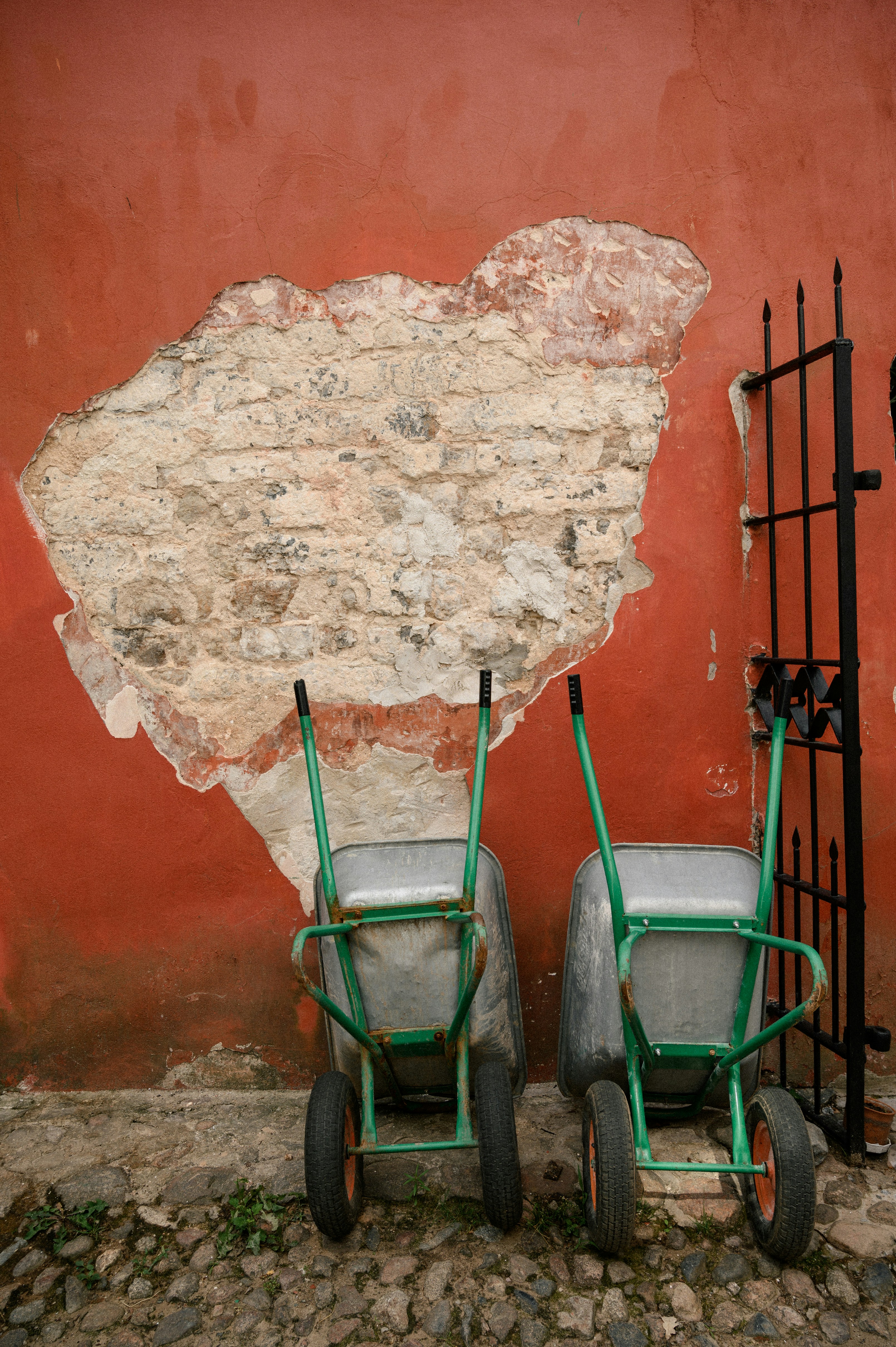 green and gray metal chair