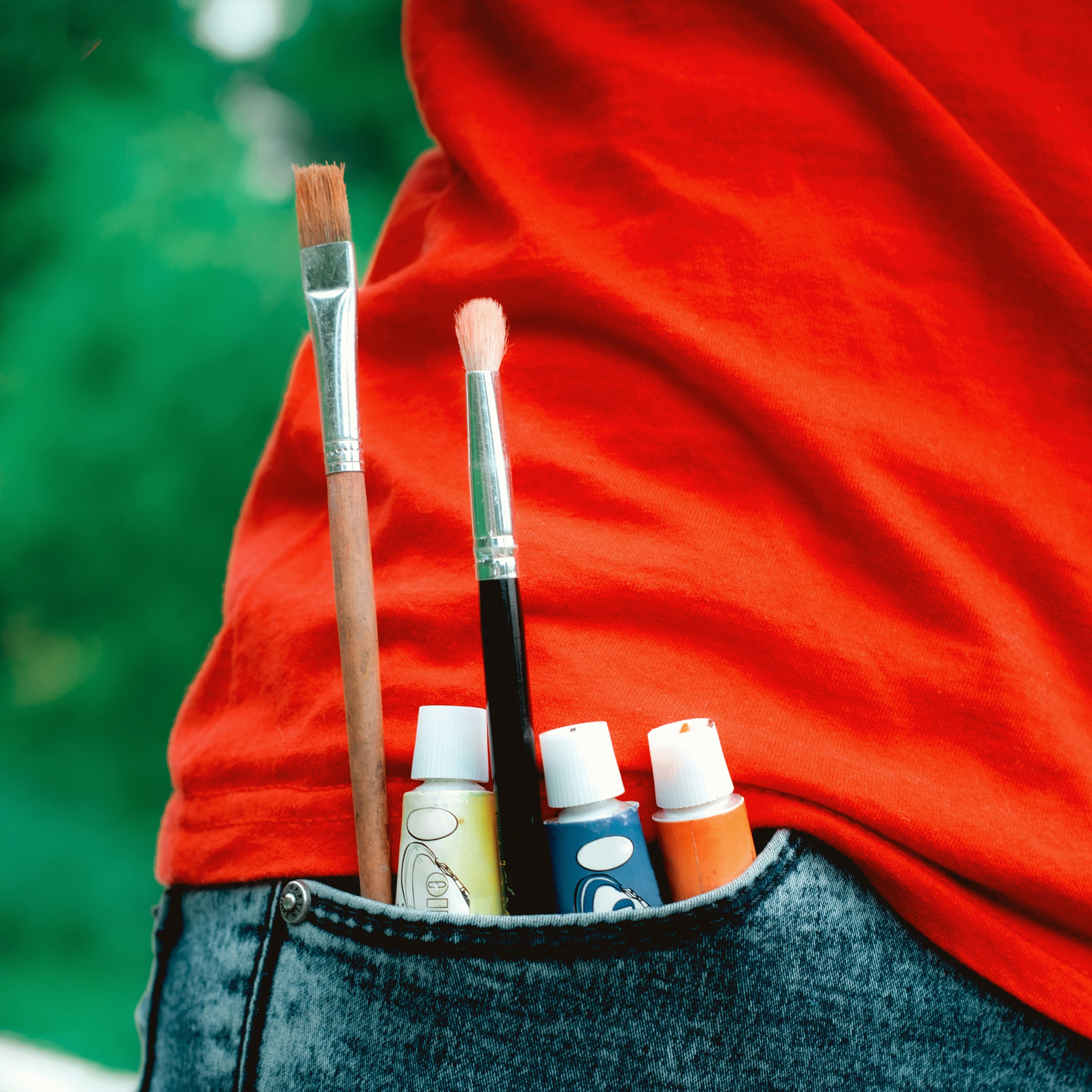 white and brown makeup brush set