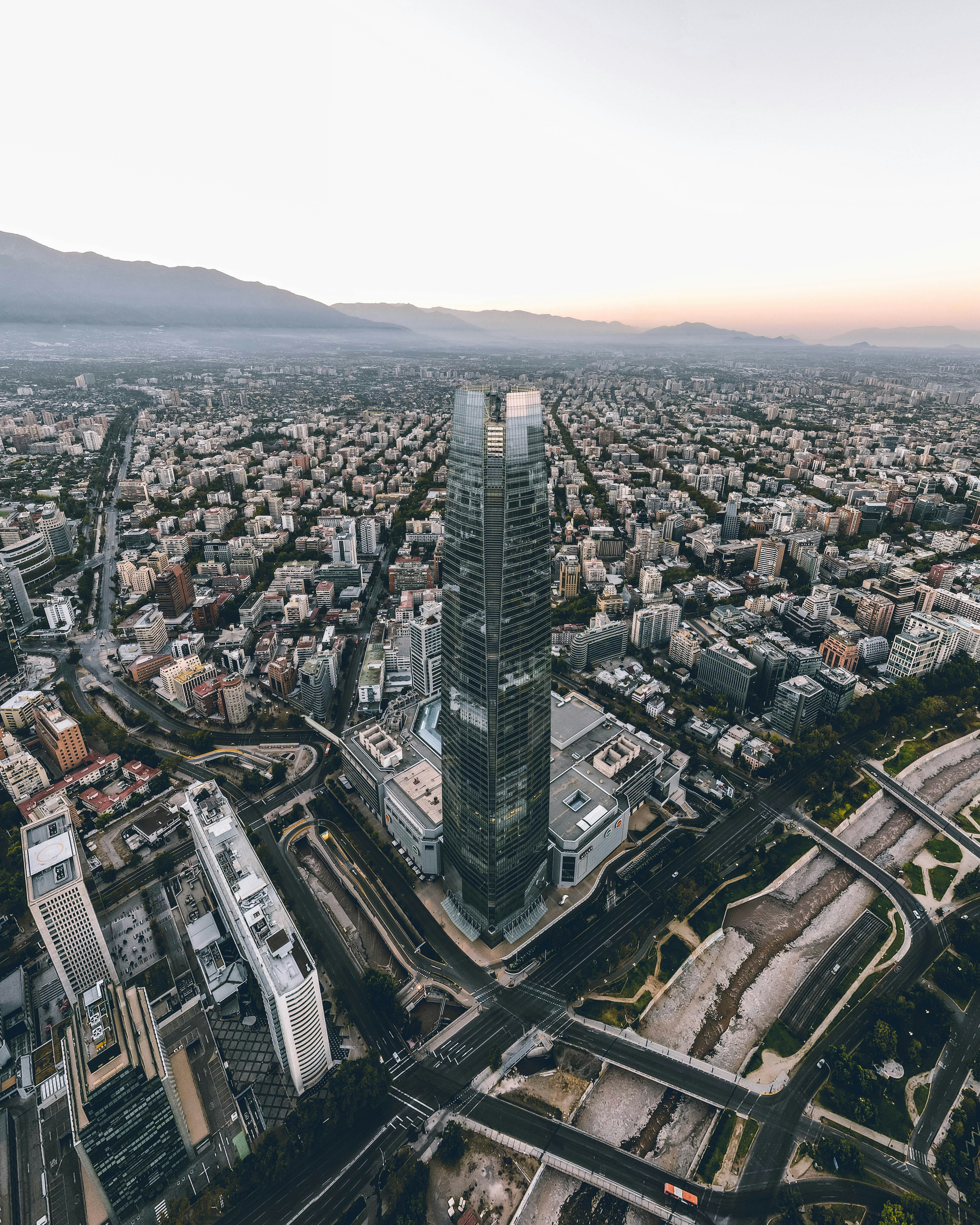 Luftaufnahme von Stadtgebäuden tagsüber