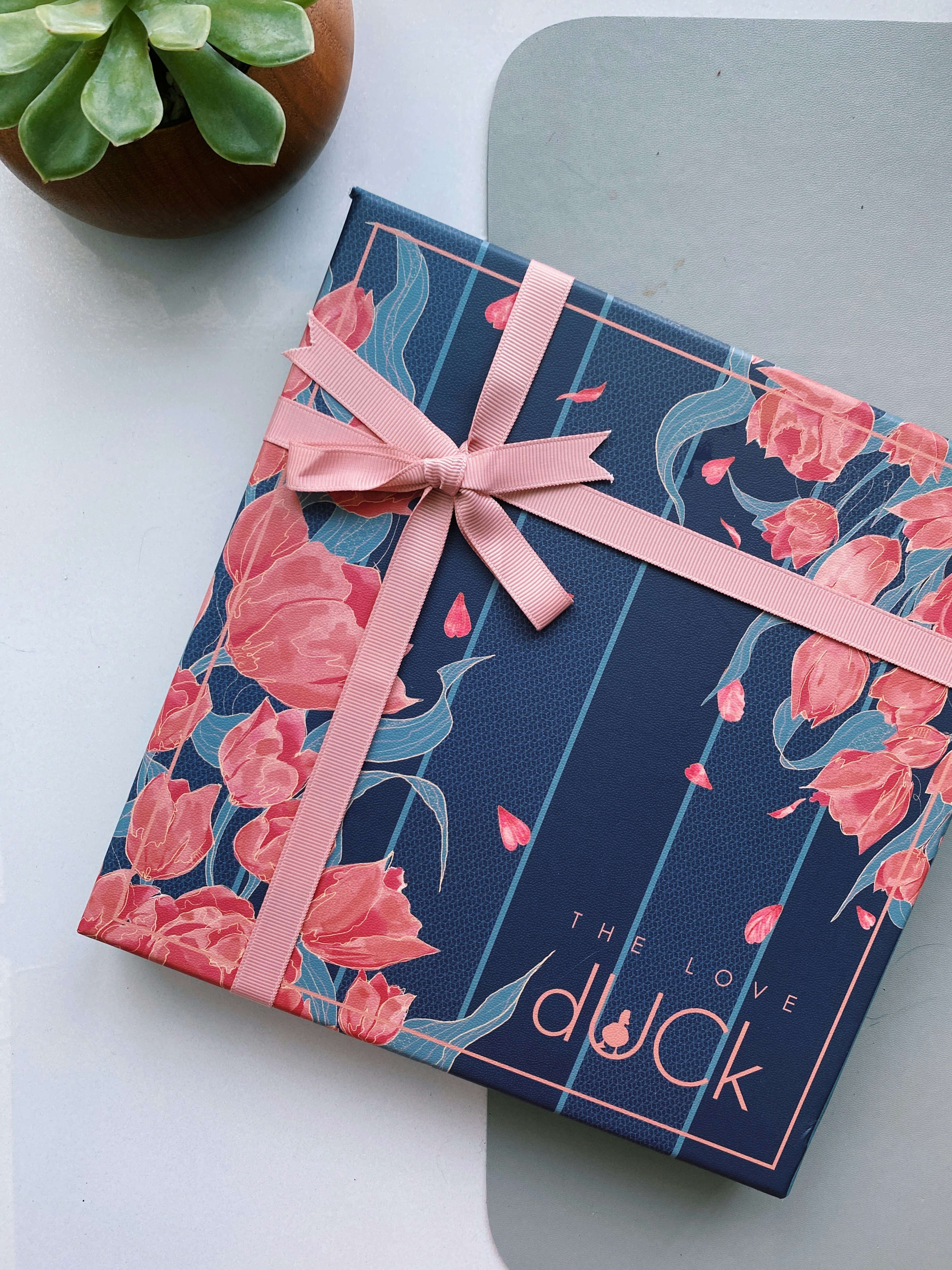 Gift Giving | 12 best free gift giving, gift, accessory and christmas ...