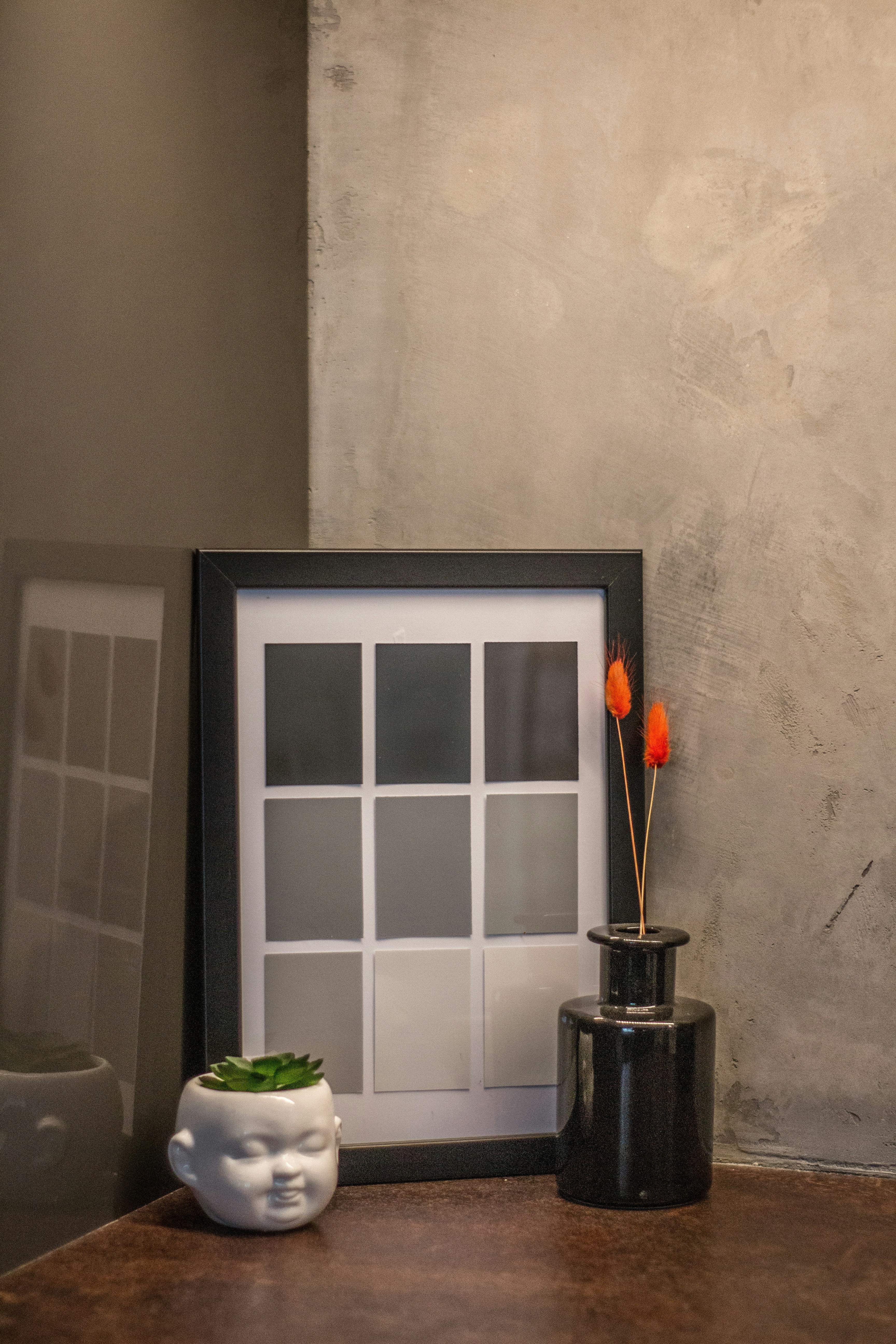 grey minimalist entryway, wallpaper, Grey Entryway Decorating: Stylish Ideas & Inspiration 2