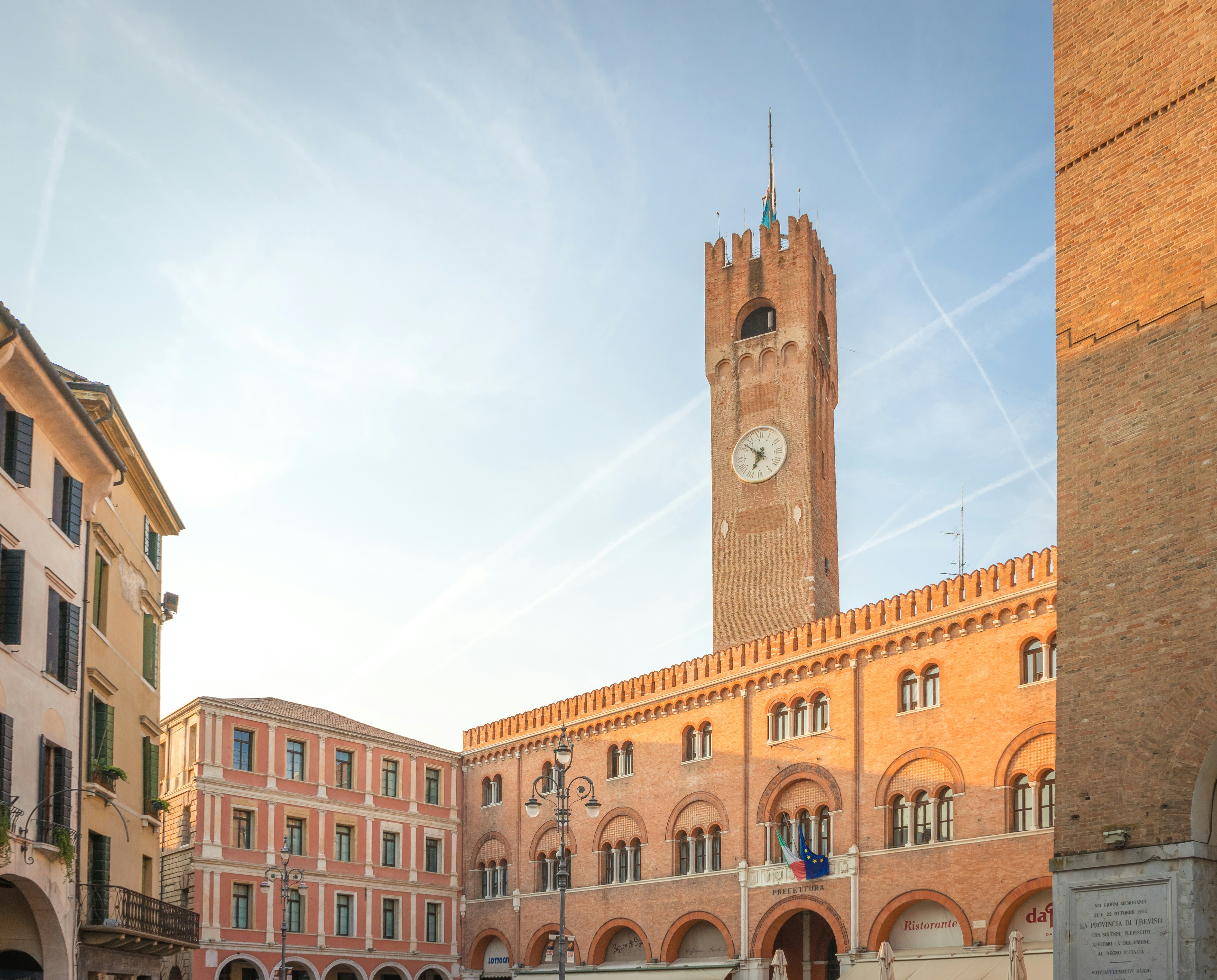 La democrazia che la Lombardia tiene nel cassetto: guida (irriverente) agli strumenti di partecipazione che quasi nessuno conosce