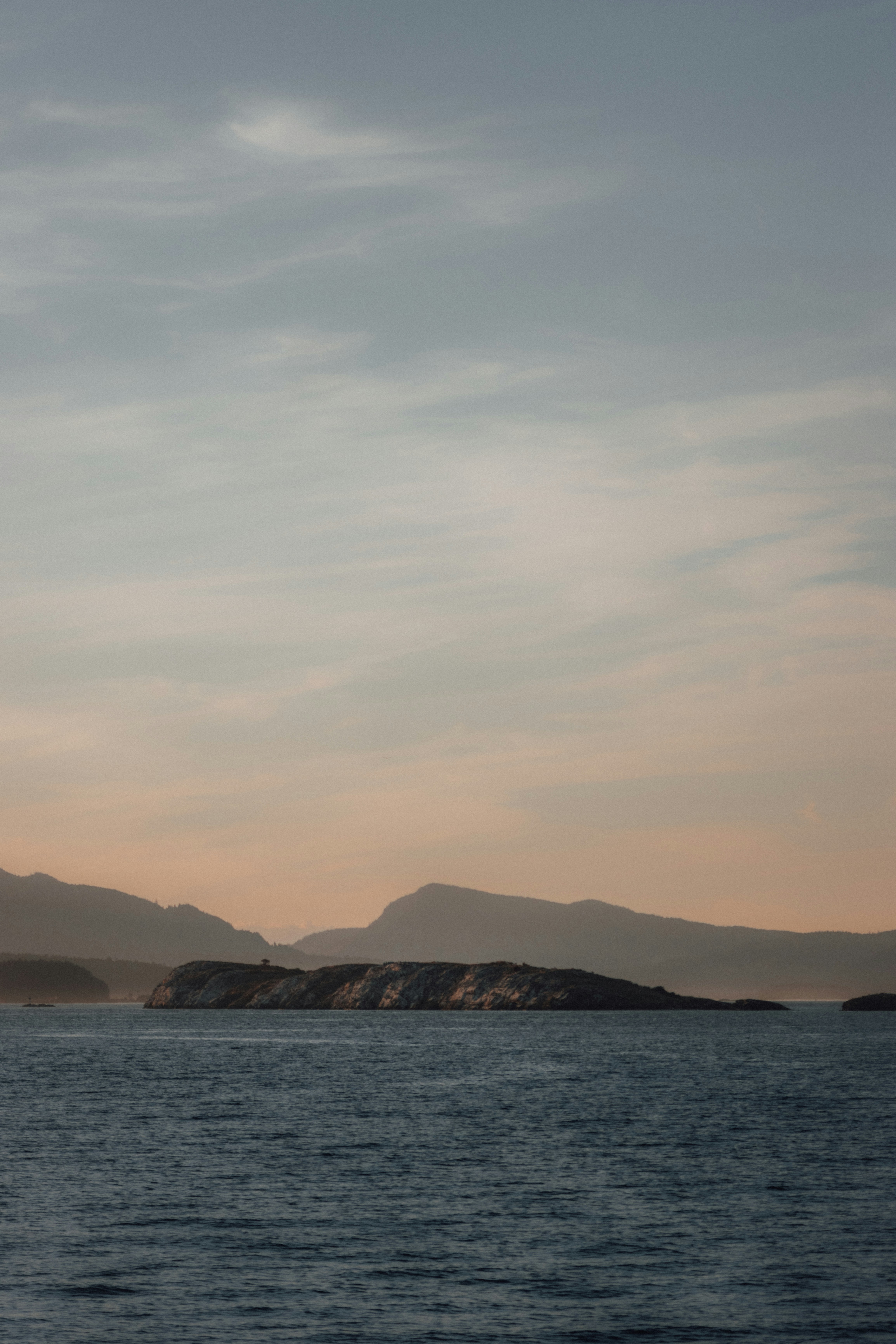 Photo by milesloewen