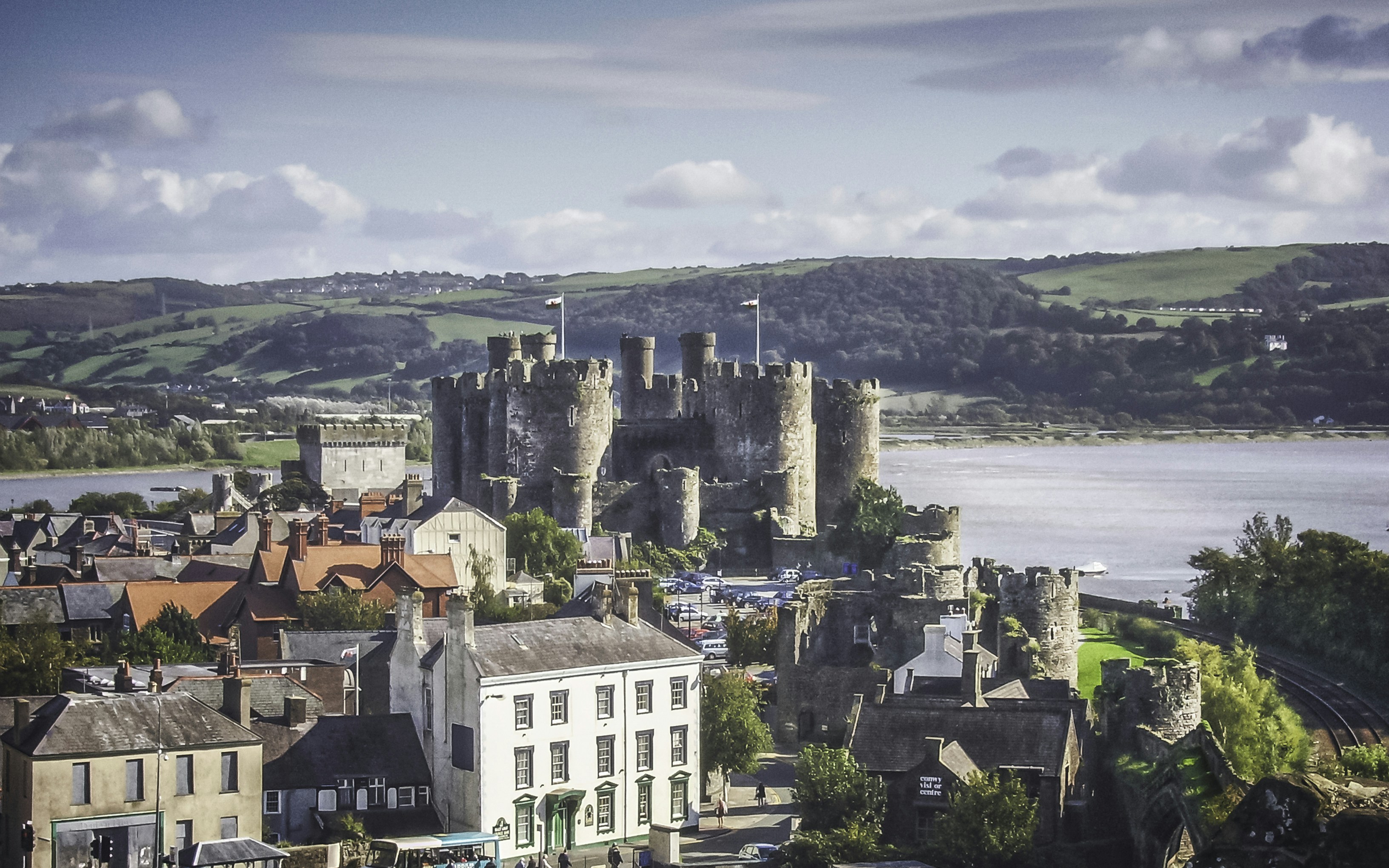 The 13th Century Conwy Castle (Oct., 2006).