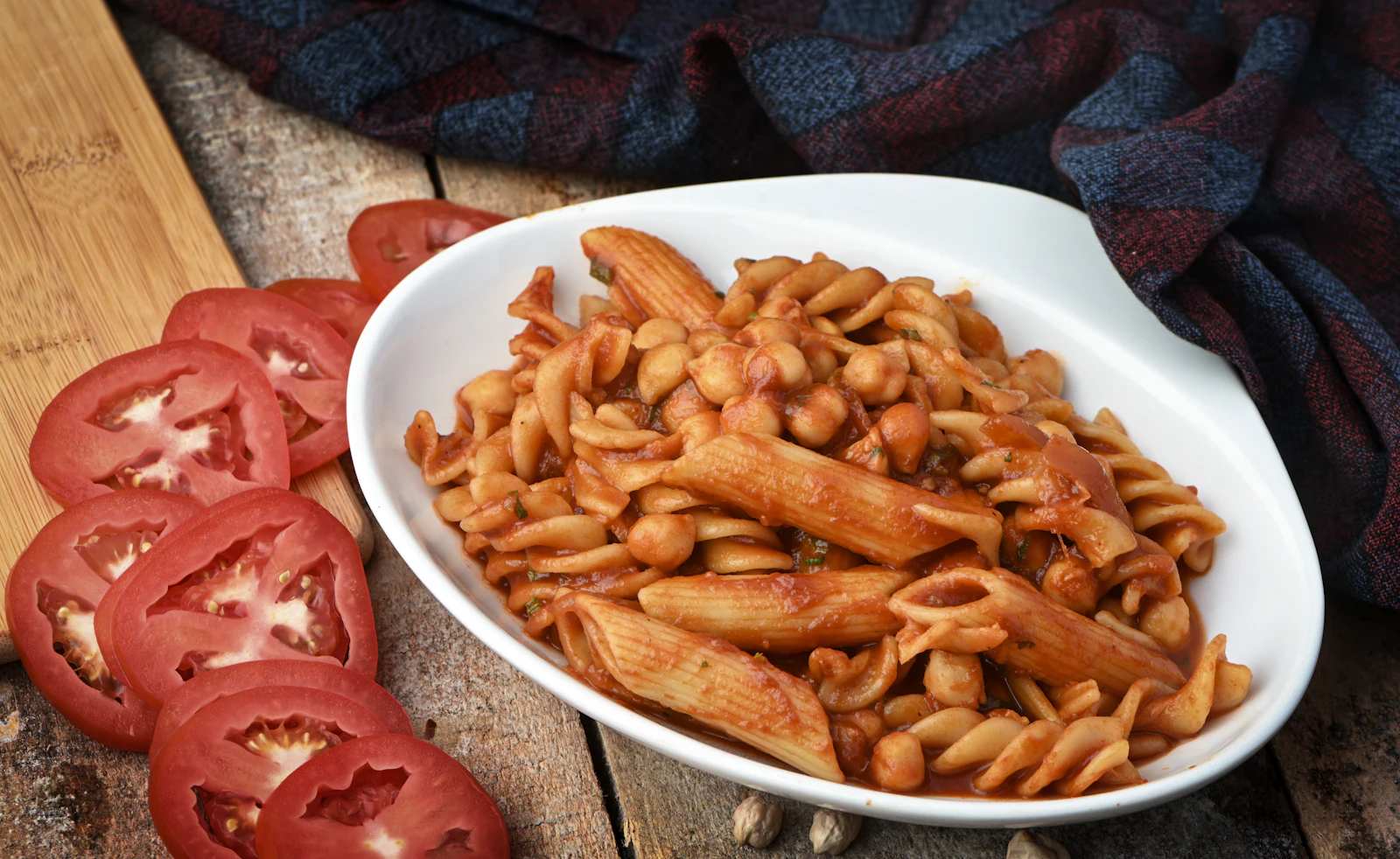 A bowl of Egyptian koshari