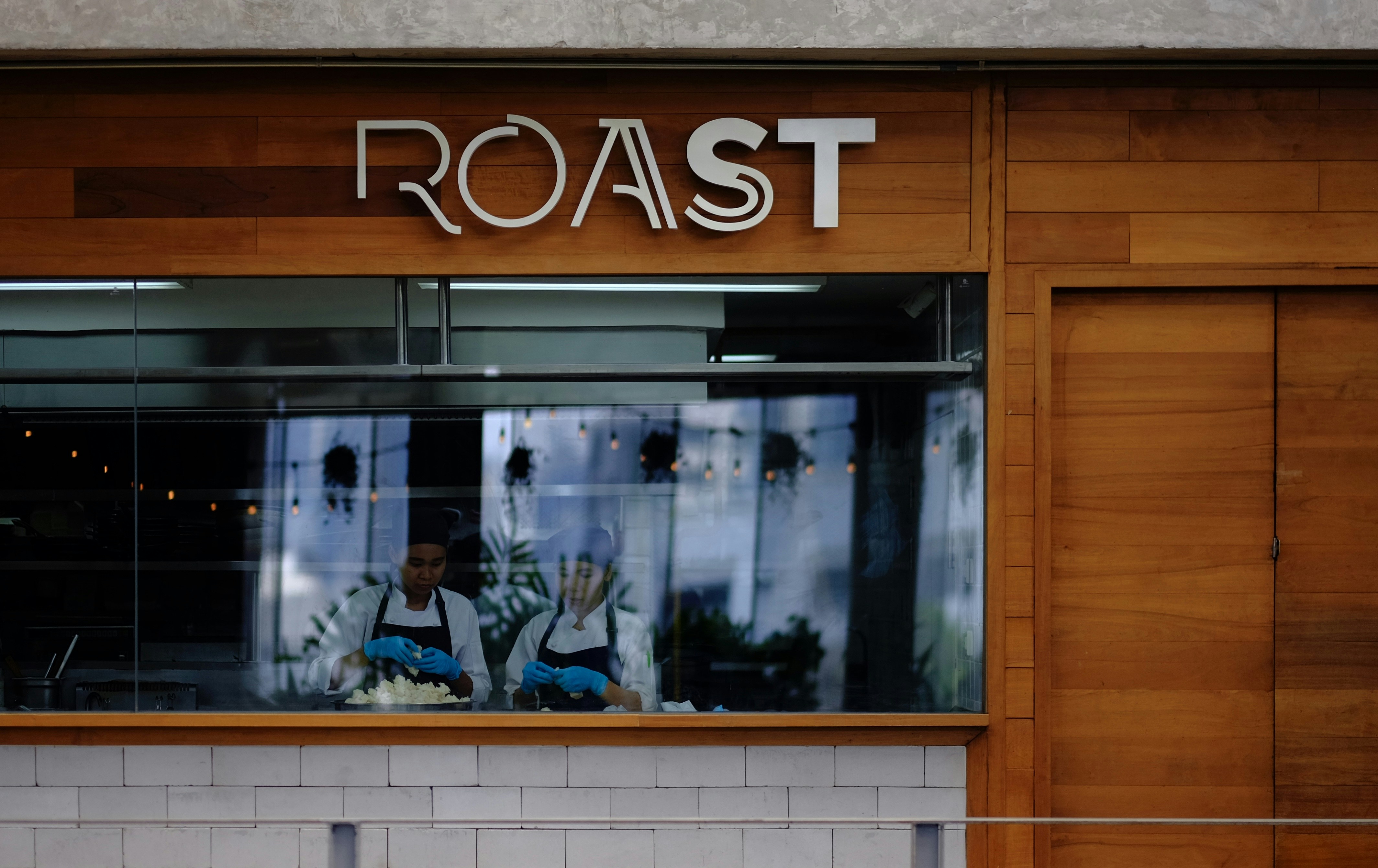Roast coffee & bakery