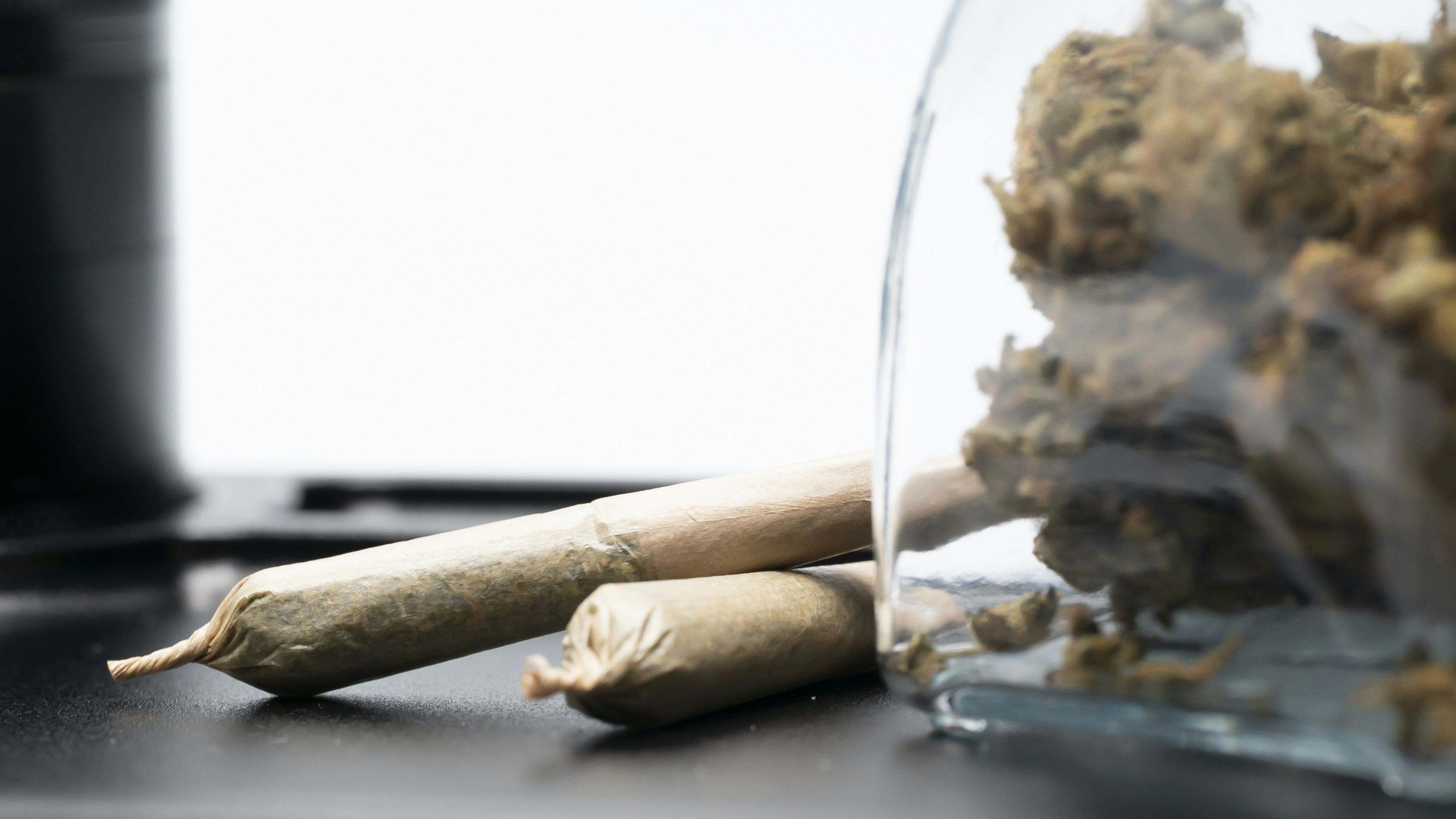 Federal law in Canada changed to legalize recreational marijuana and recreational cannabis sales