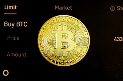 Bitcoin ETFs Outpace Gold: $568 Million Inflows Highlight Crypto's Resilience