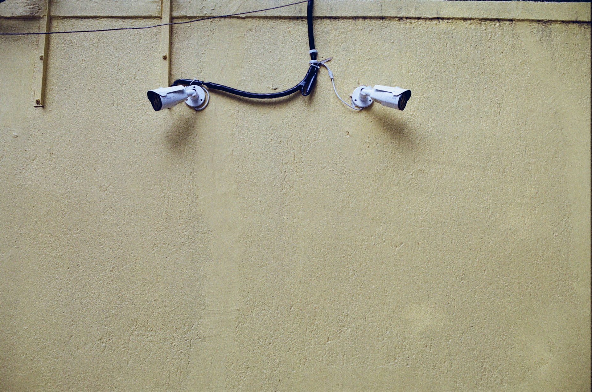 black and white wall mounted lamp
