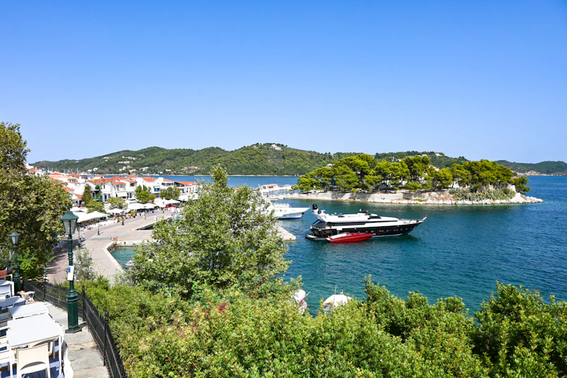 Best Rooftop Cafes in Skiathos With Views Worth the Climb