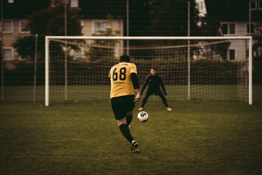 Sarı kırmızı spor strateji