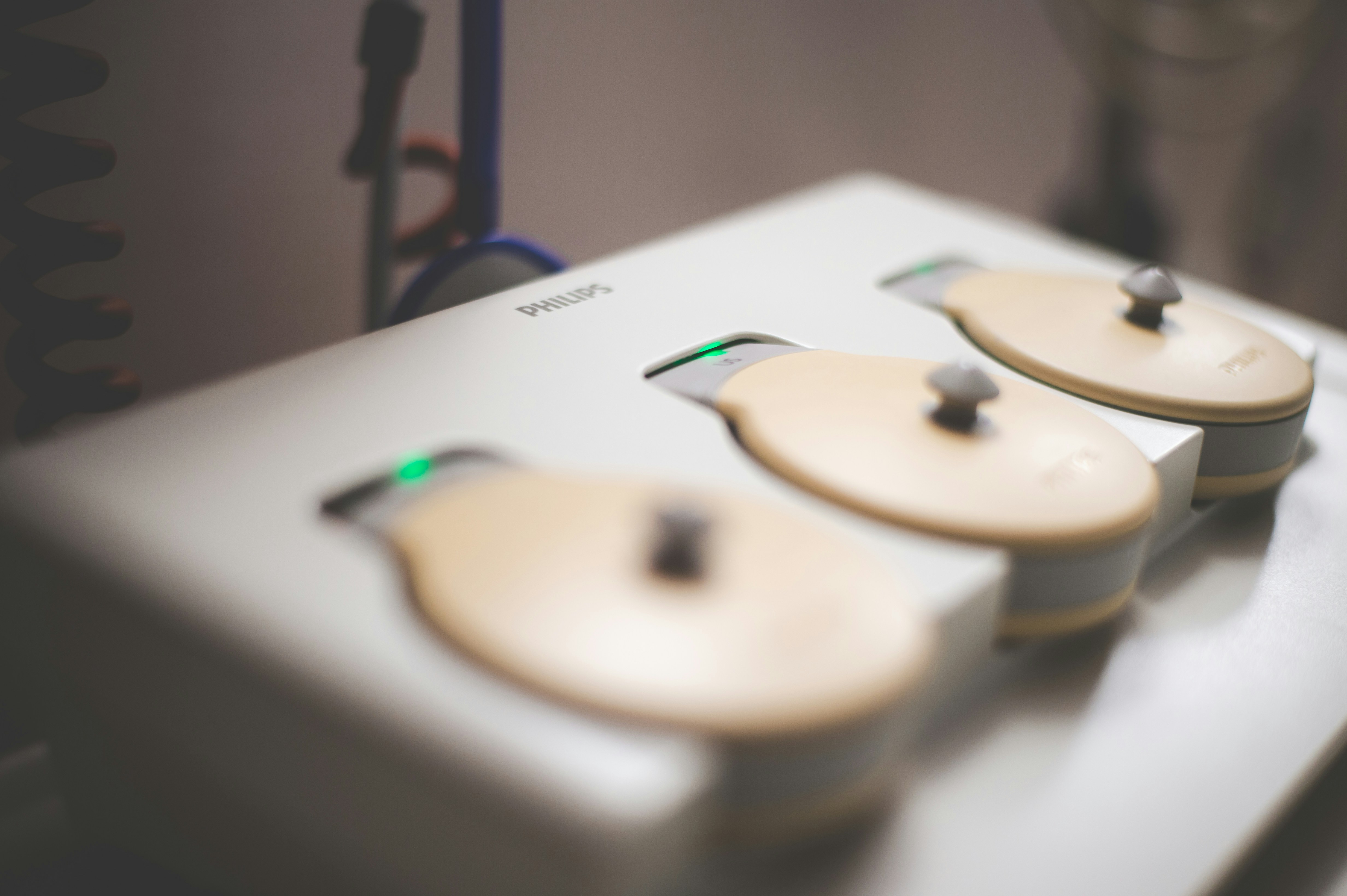 Ad Sales & Creative: Is Foldable Tech (FlexiView Z6) Ready for Live Campaigns?