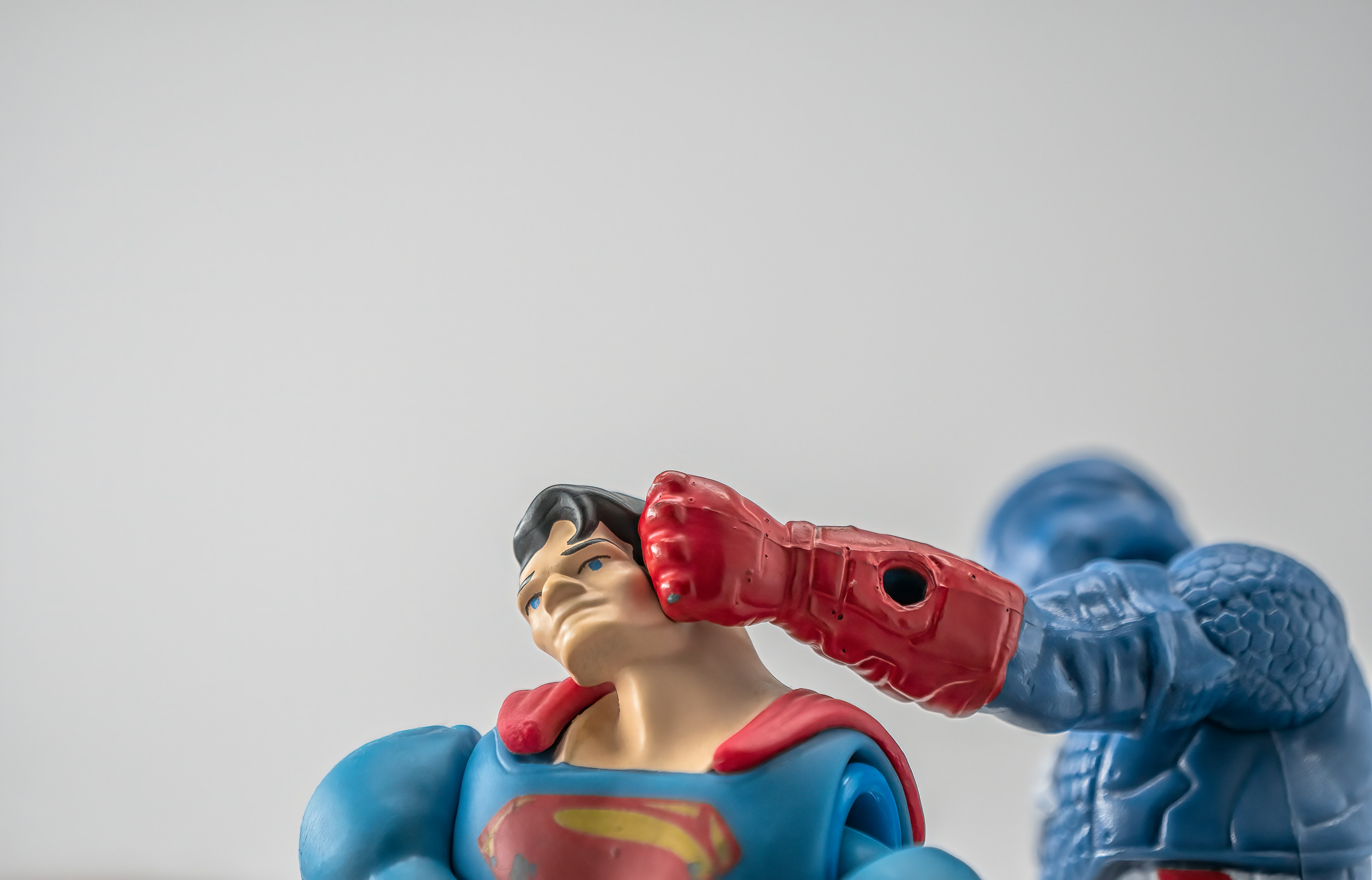 Super heros fighting