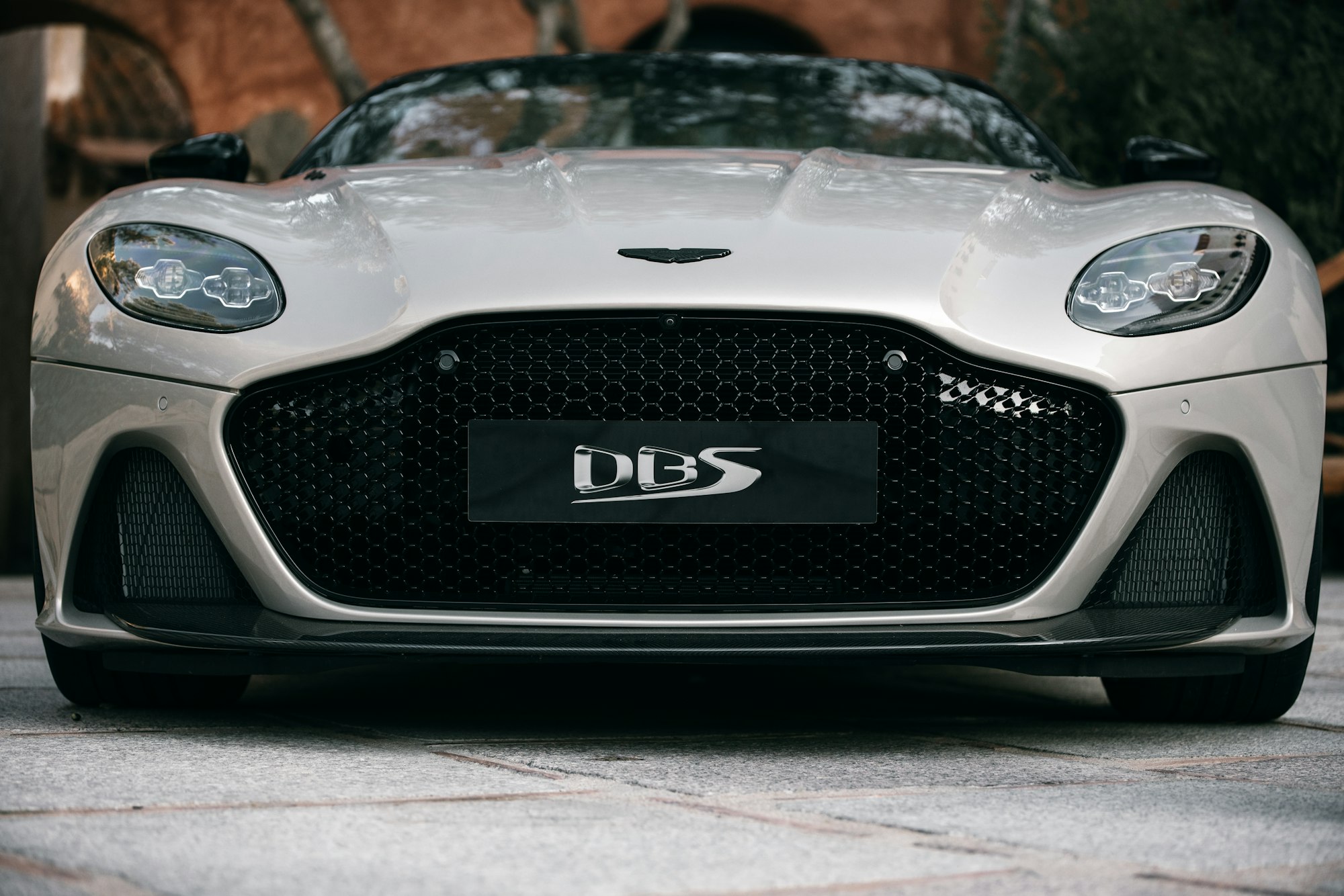 Aston Martin DBS Superleggera apžvalga