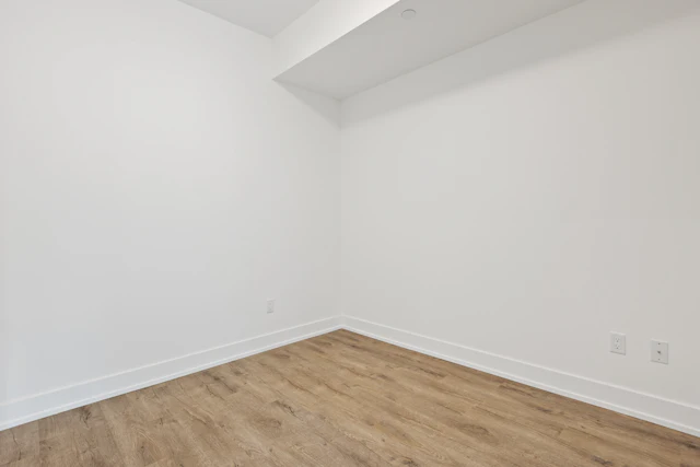 Parquet nuevo en living-comedor — después